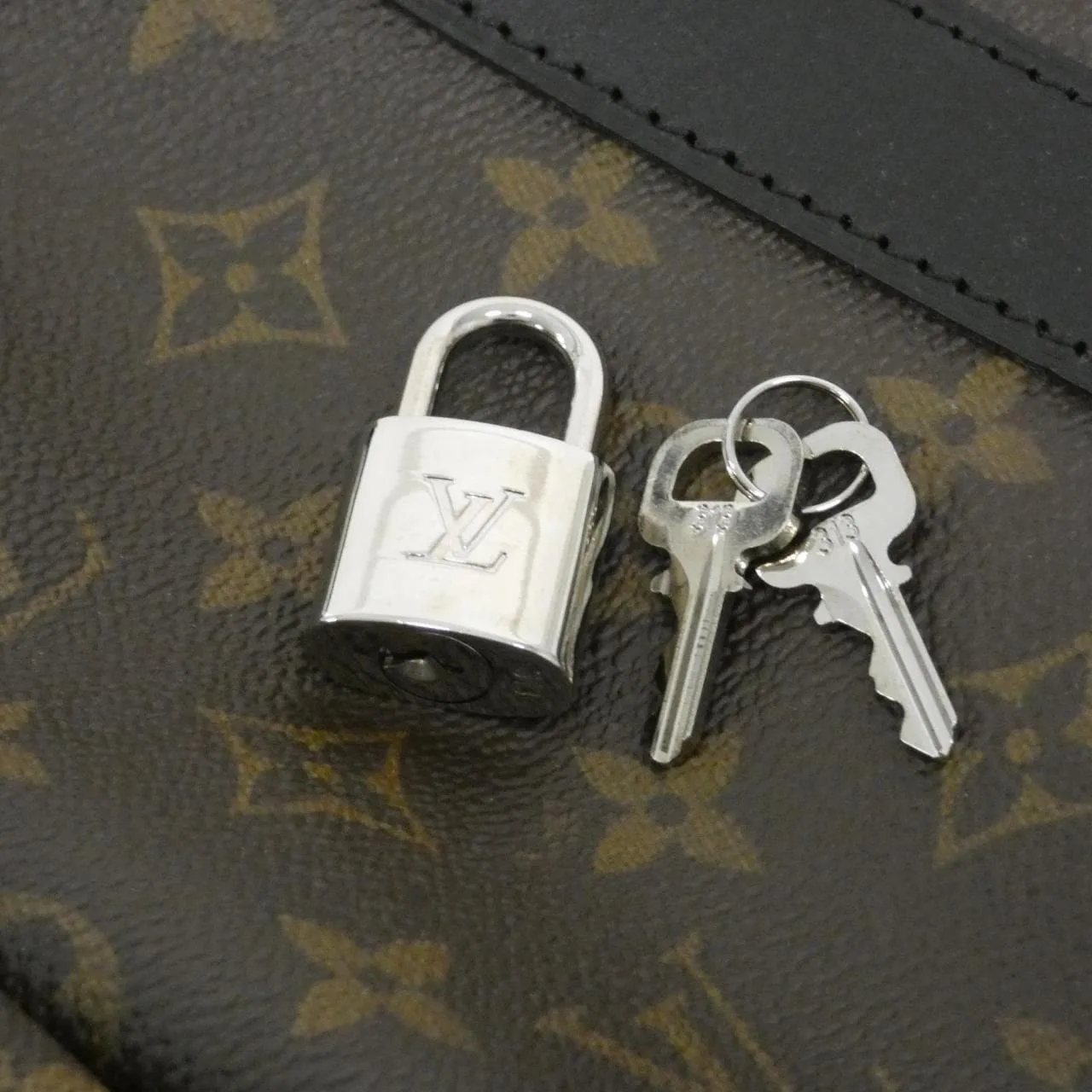 LOUIS VUITTON Keepall M56714 Boston Monogram