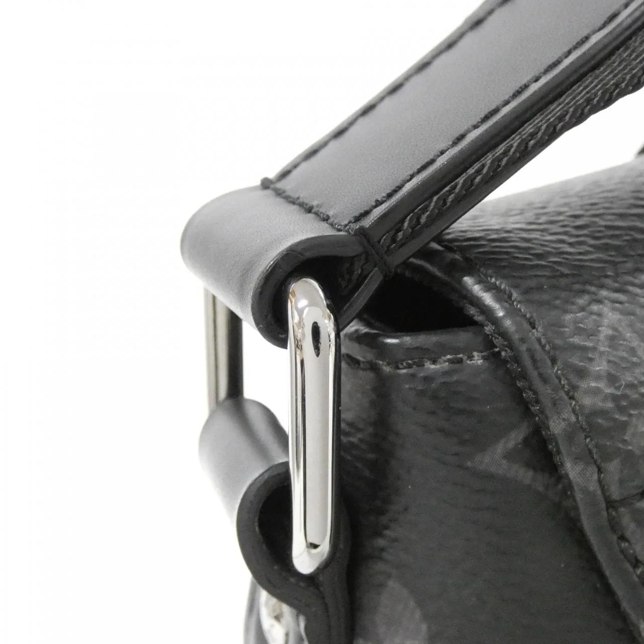 LOUIS VUITTON District M45272 Shoulder Monogram