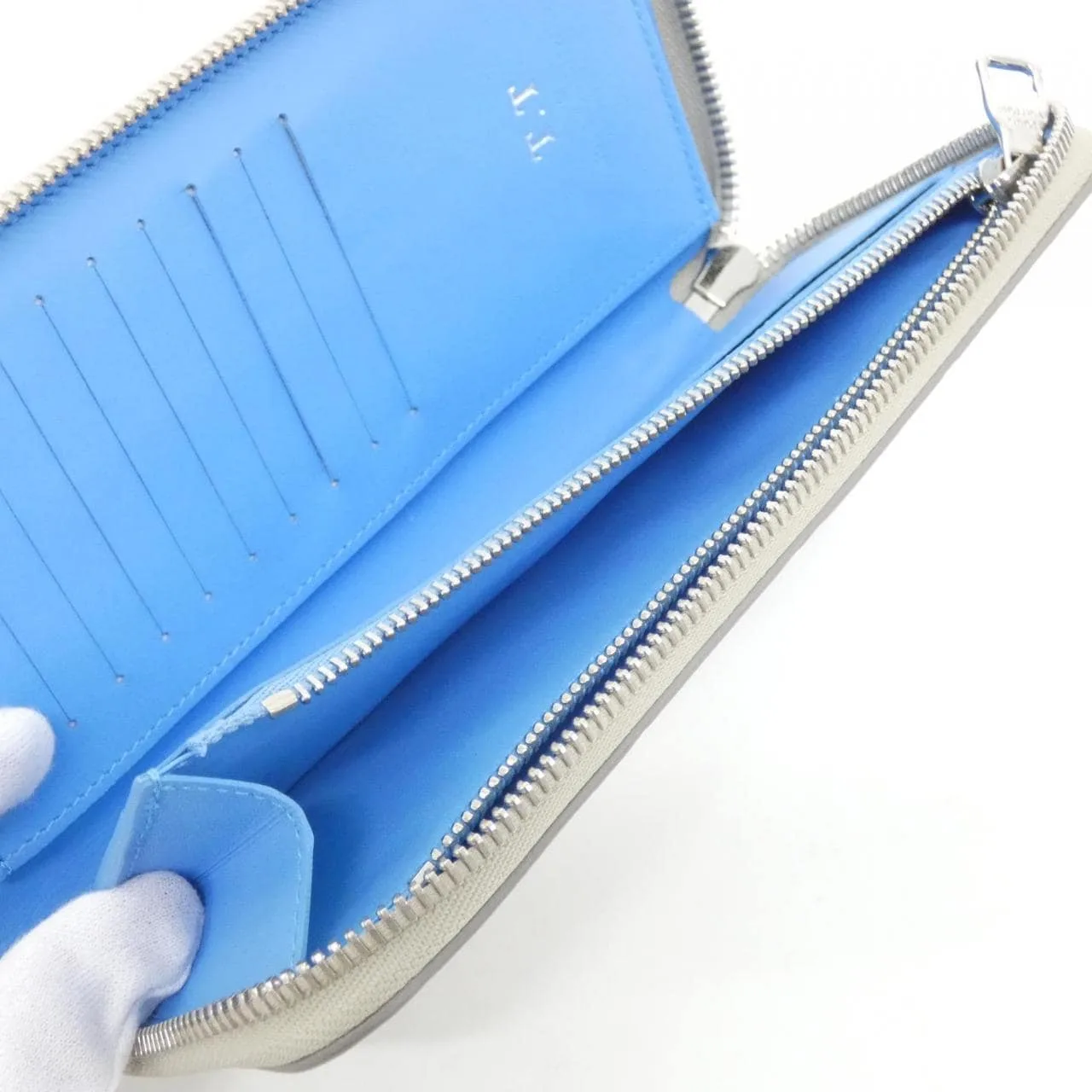 LOUIS VUITTON M81573 Wallet