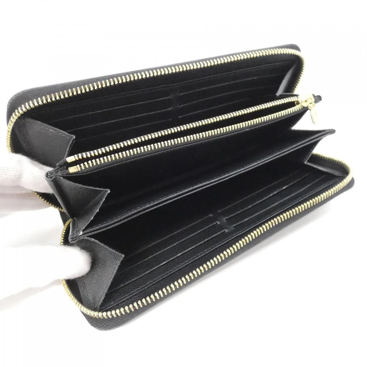 LOUIS VUITTON M68755 Wallet Epi