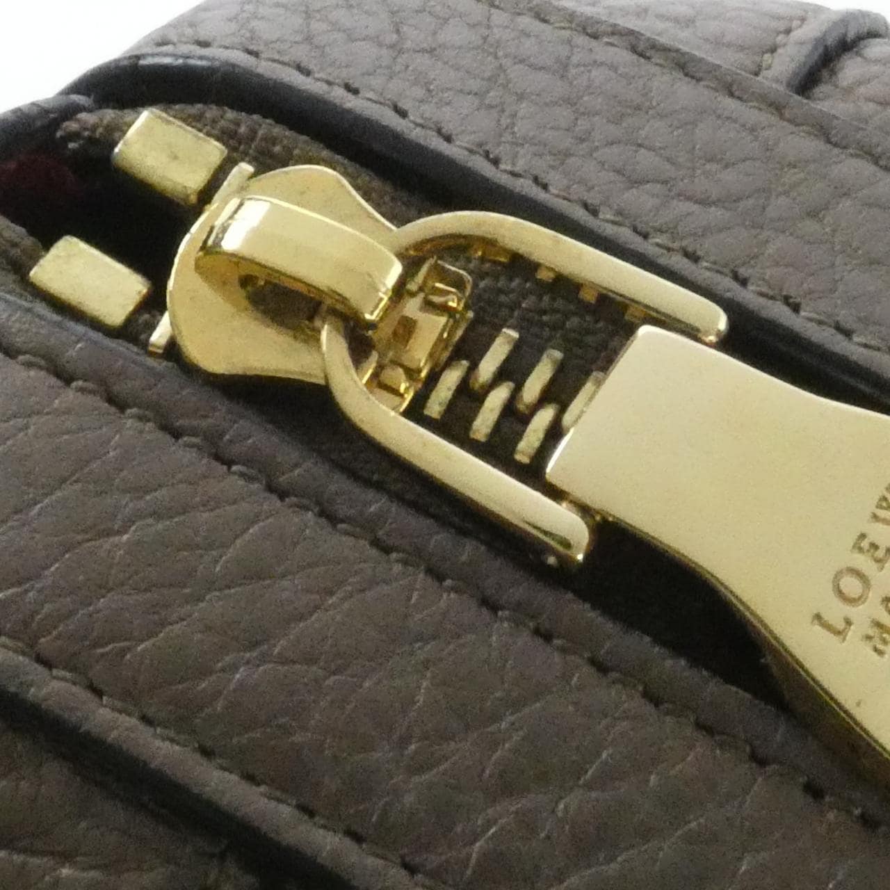 LOEWE 316 26 F28 波士頓包 5