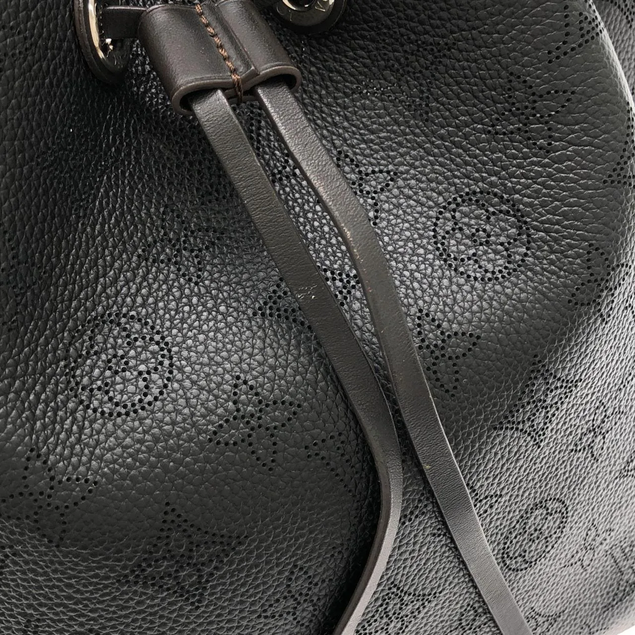 LOUIS VUITTON Mahina M55800 Shoulder