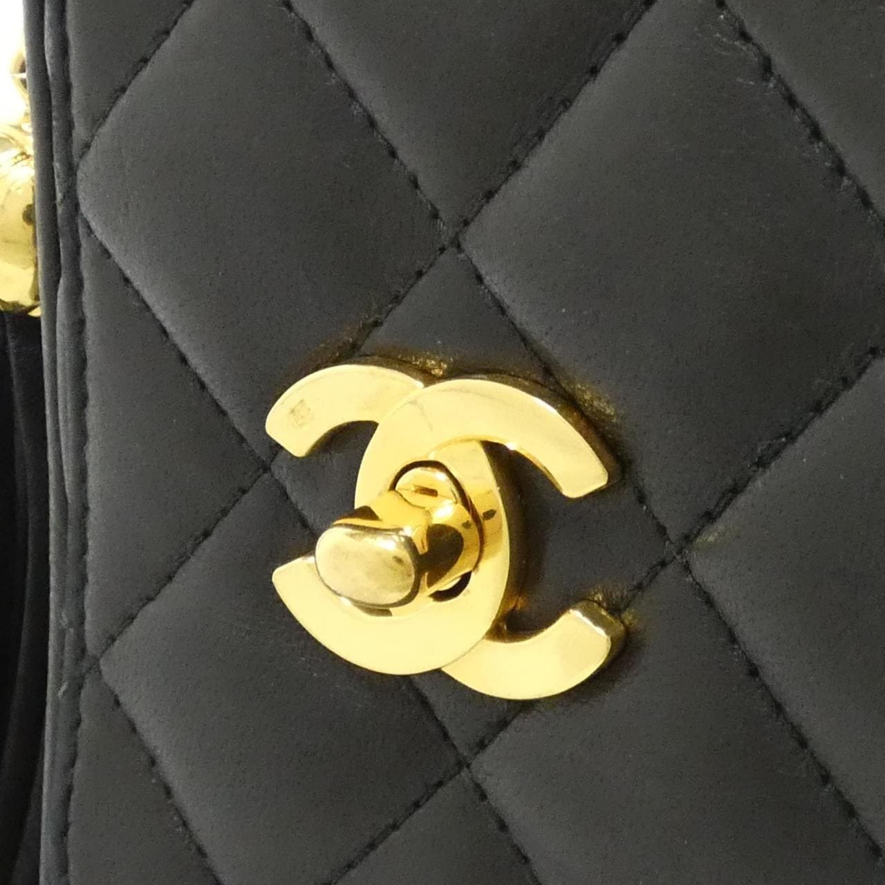 CHANEL Shoulder Lambskin 4