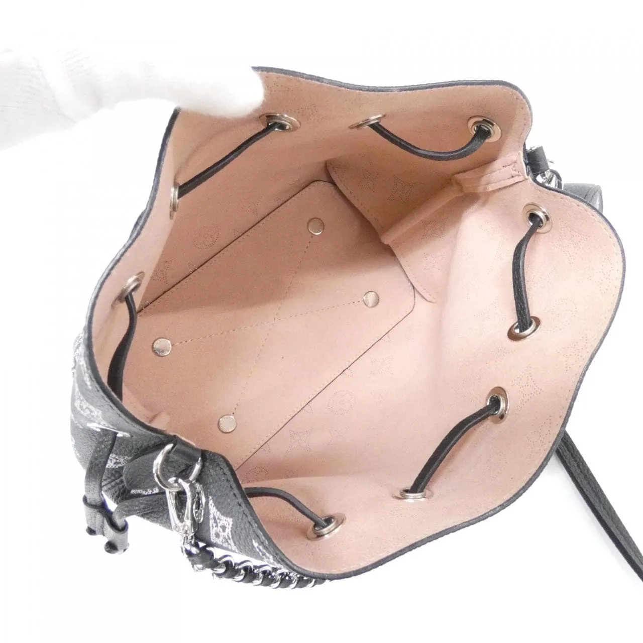 LOUIS VUITTON Mahina M21096 Shoulder