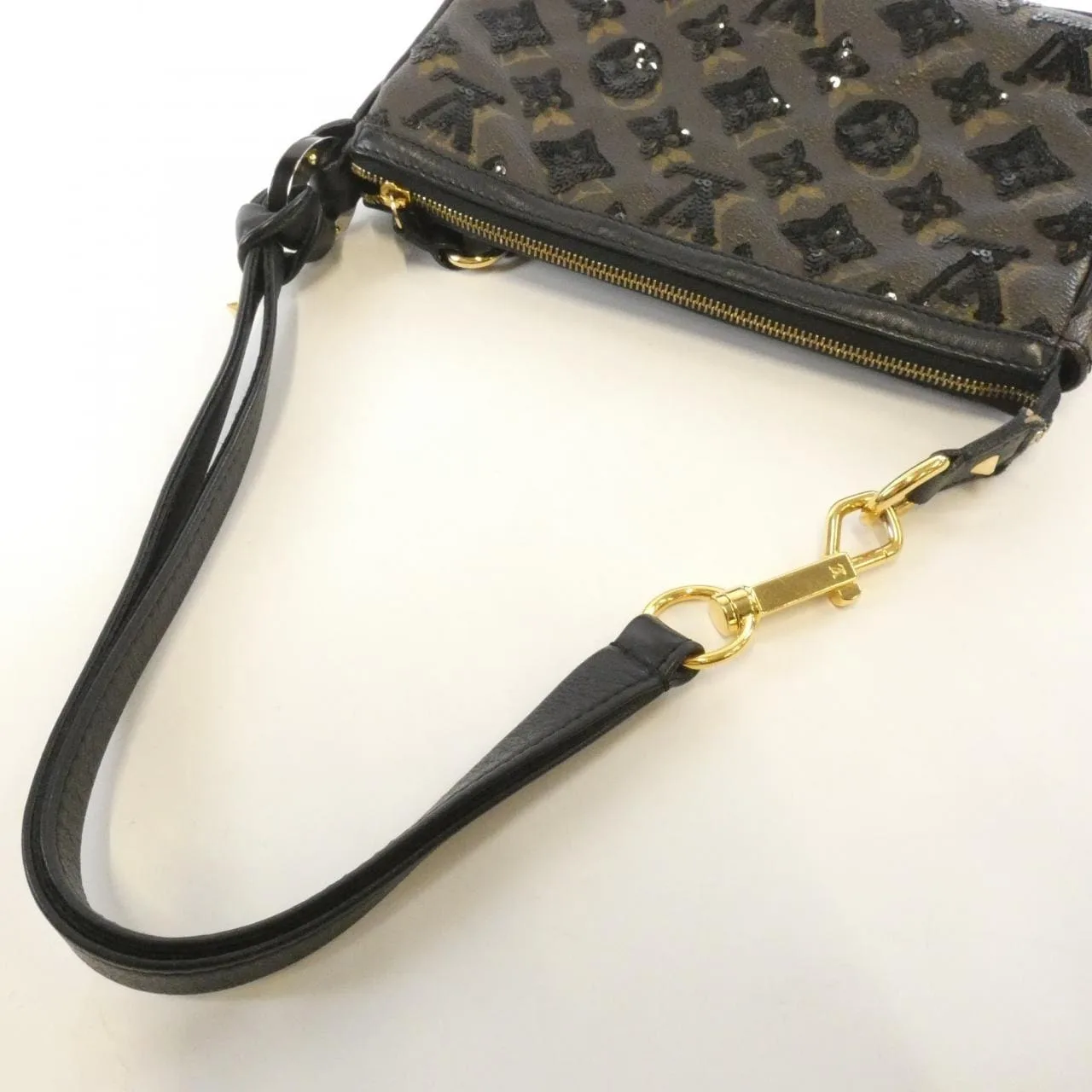 LOUIS VUITTON Pochette M40247 Pochette Monogram
