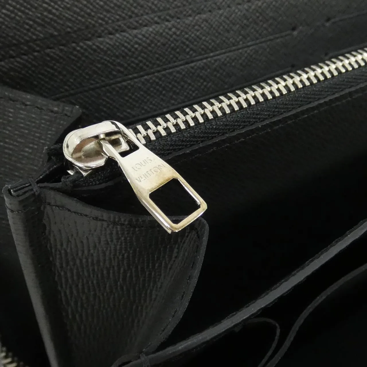 LOUIS VUITTON M42097 Wallet