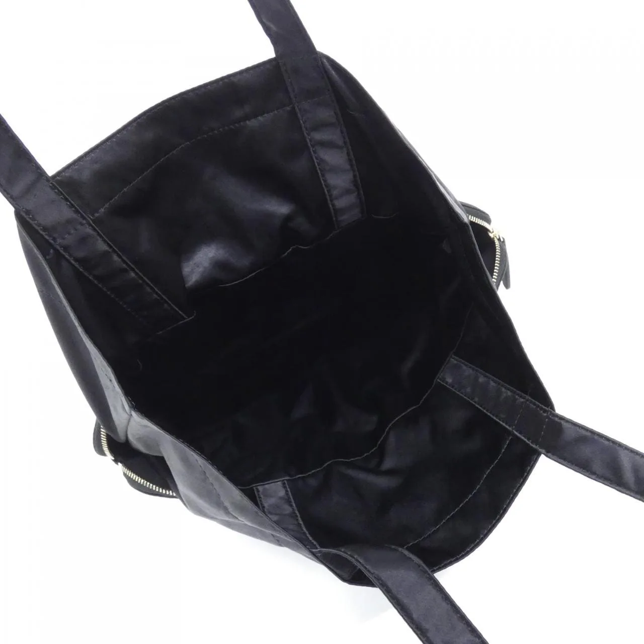 CHANEL Timeless Classic AP2676 手提包 尼龍