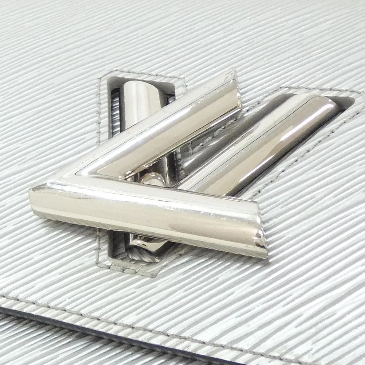 LOUIS VUITTON Twist M55404 肩背包 Epi 銀色 Epi 中古品A - 縮圖 4