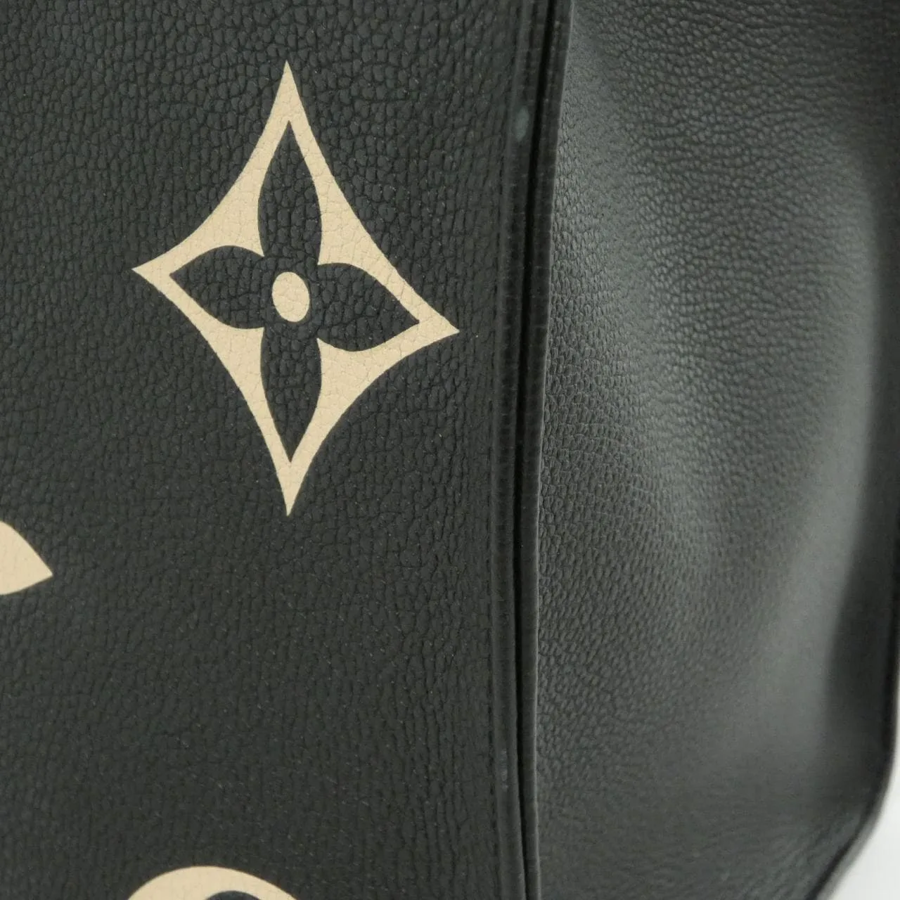 LOUIS VUITTON OnTheGo M45495 Handbag Monogram 黑色 Monogram 中古品A - 縮圖 5