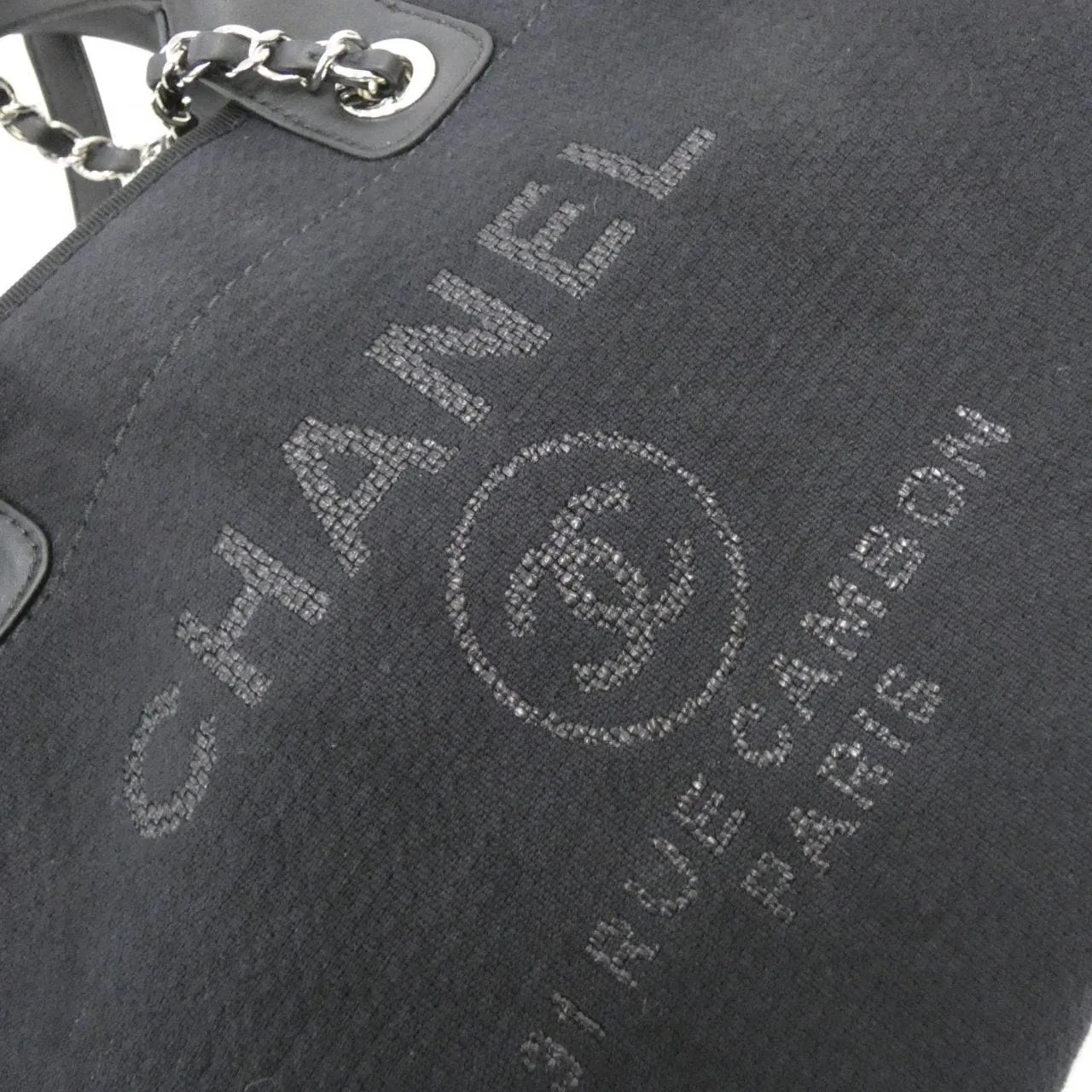 CHANEL Deauville AS3257 Handbag 4