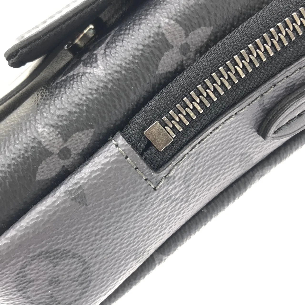 LOUIS VUITTON Eclipse M81321 Shoulder Monogram Black Monogram Rank A - Thumbnail 5
