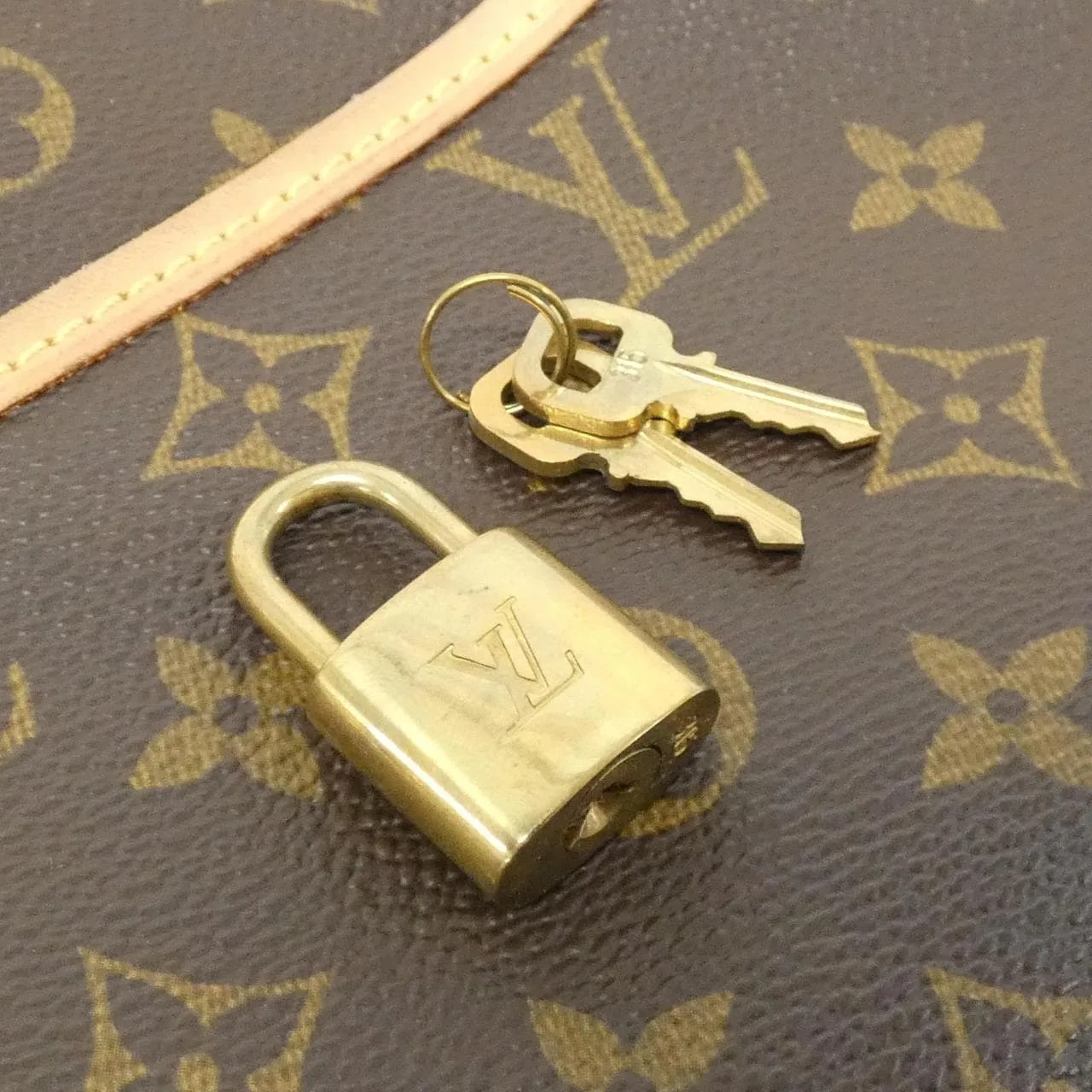 LOUIS VUITTON M42228 Handbag Monogram 4