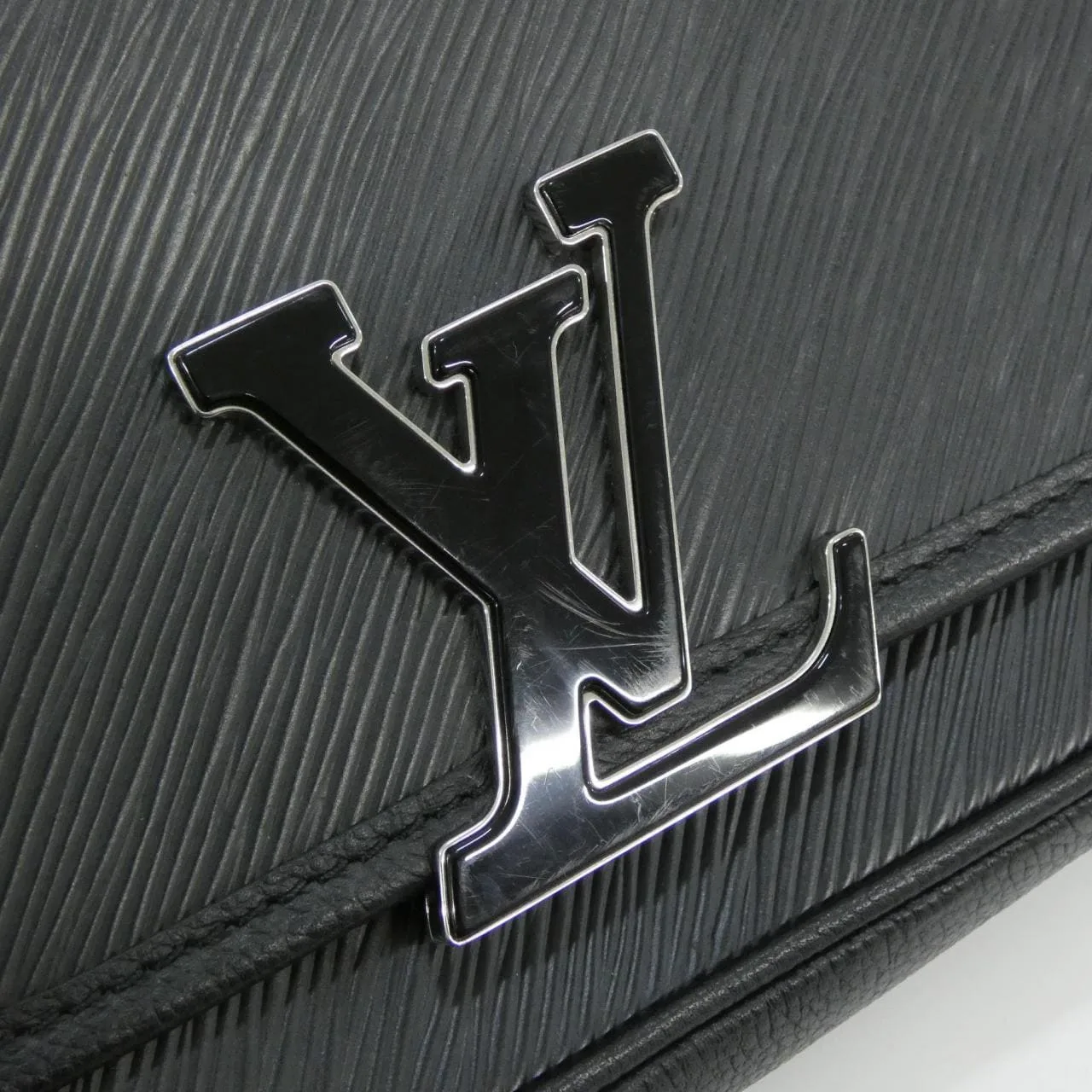 LOUIS VUITTON M59386 Shoulder Epi