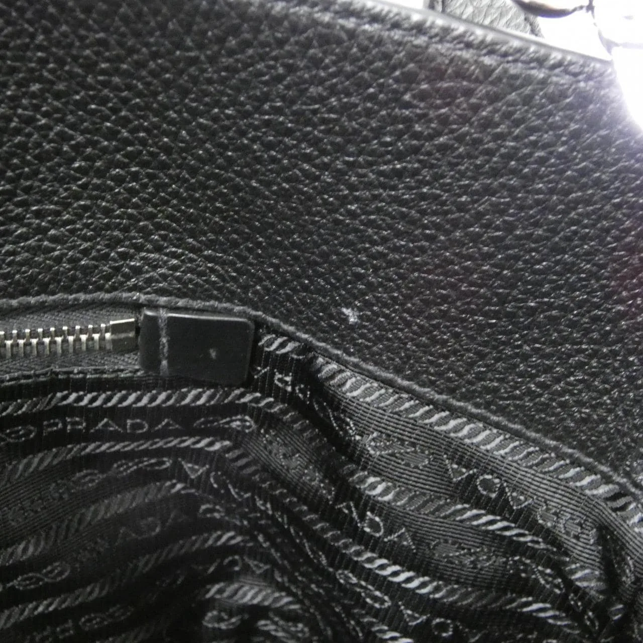 PRADA 2VG109 Handbag