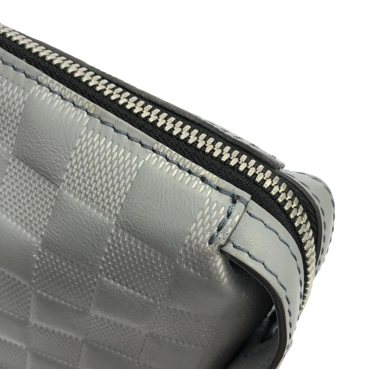 LOUIS VUITTON Discovery N40121 Shoulder Damier