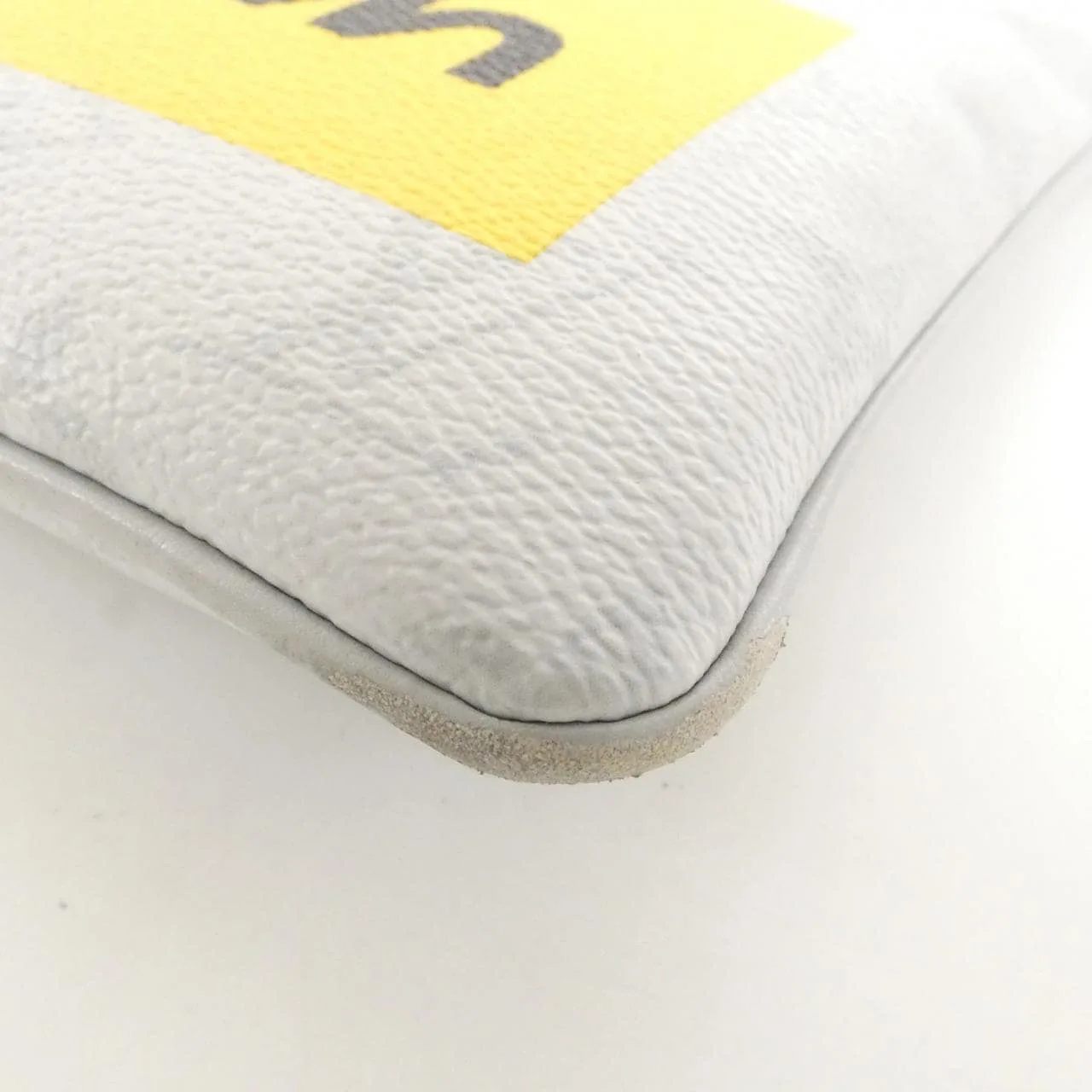 LOUIS VUITTON M68310 Pouch Monogram White Monogram Rank B - Thumbnail 3