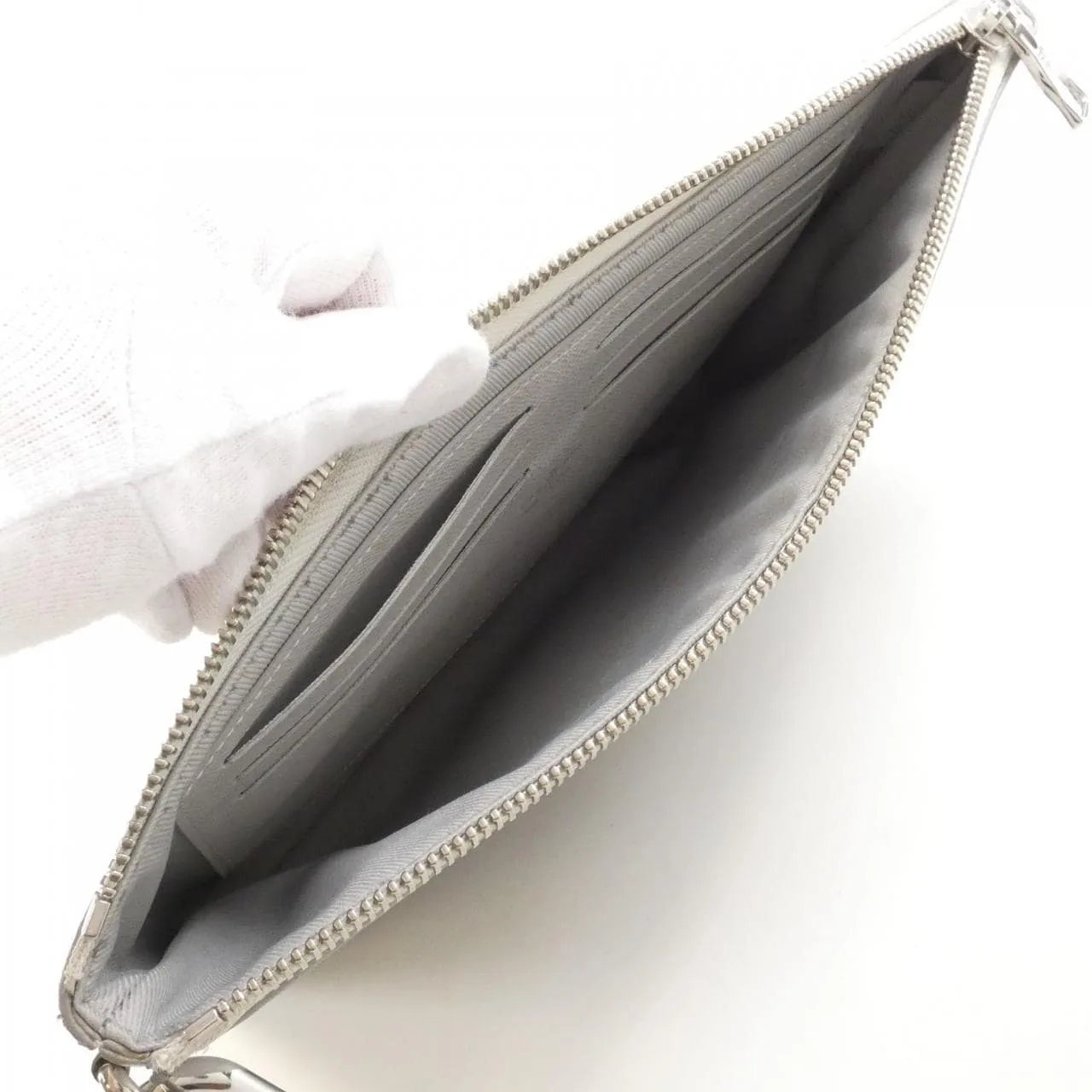 LOUIS VUITTON M68310 Pouch Monogram White Monogram Rank B - Thumbnail 5
