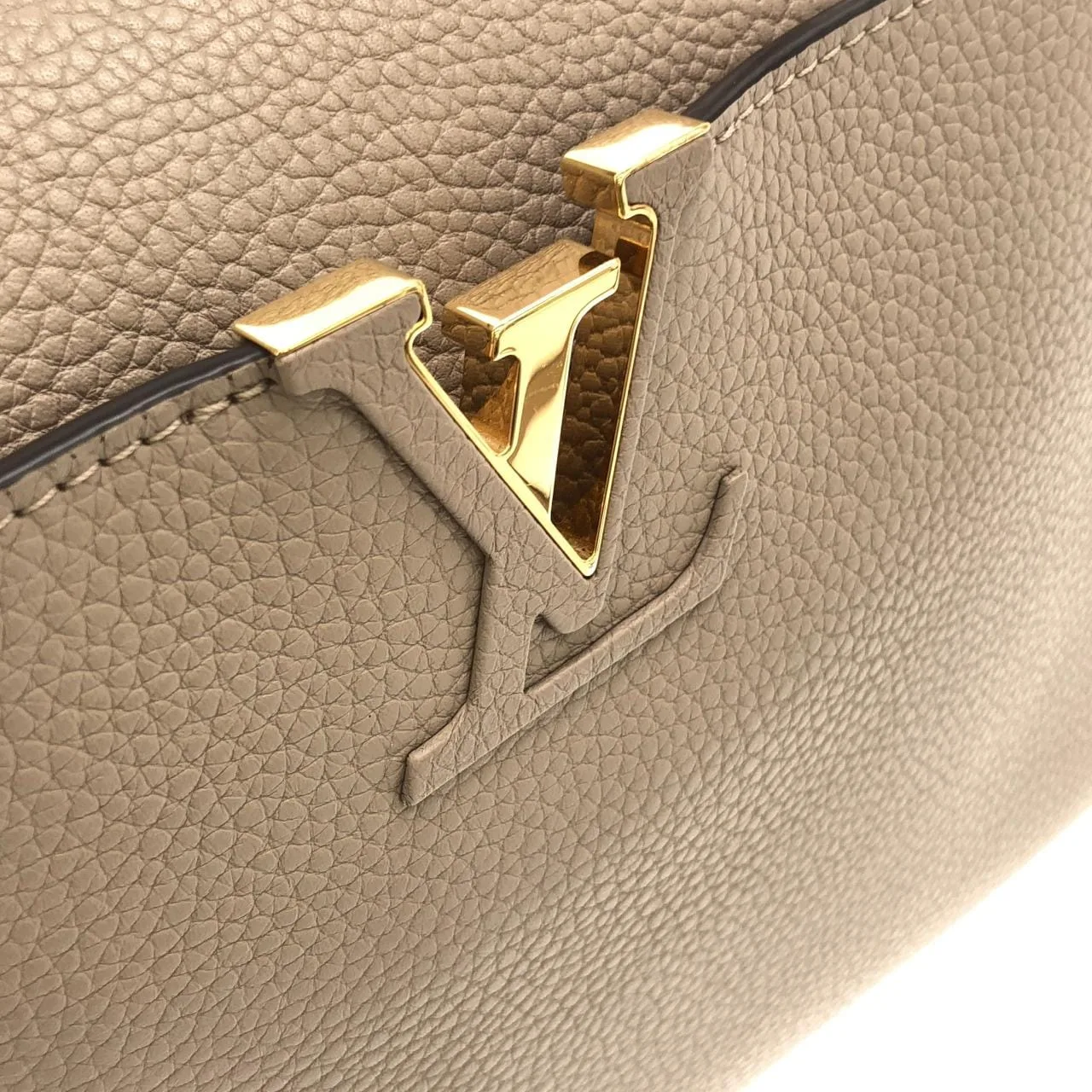 LOUIS VUITTON Capucines N92802 Handbag Leather Black Leather Rank A - Thumbnail 5
