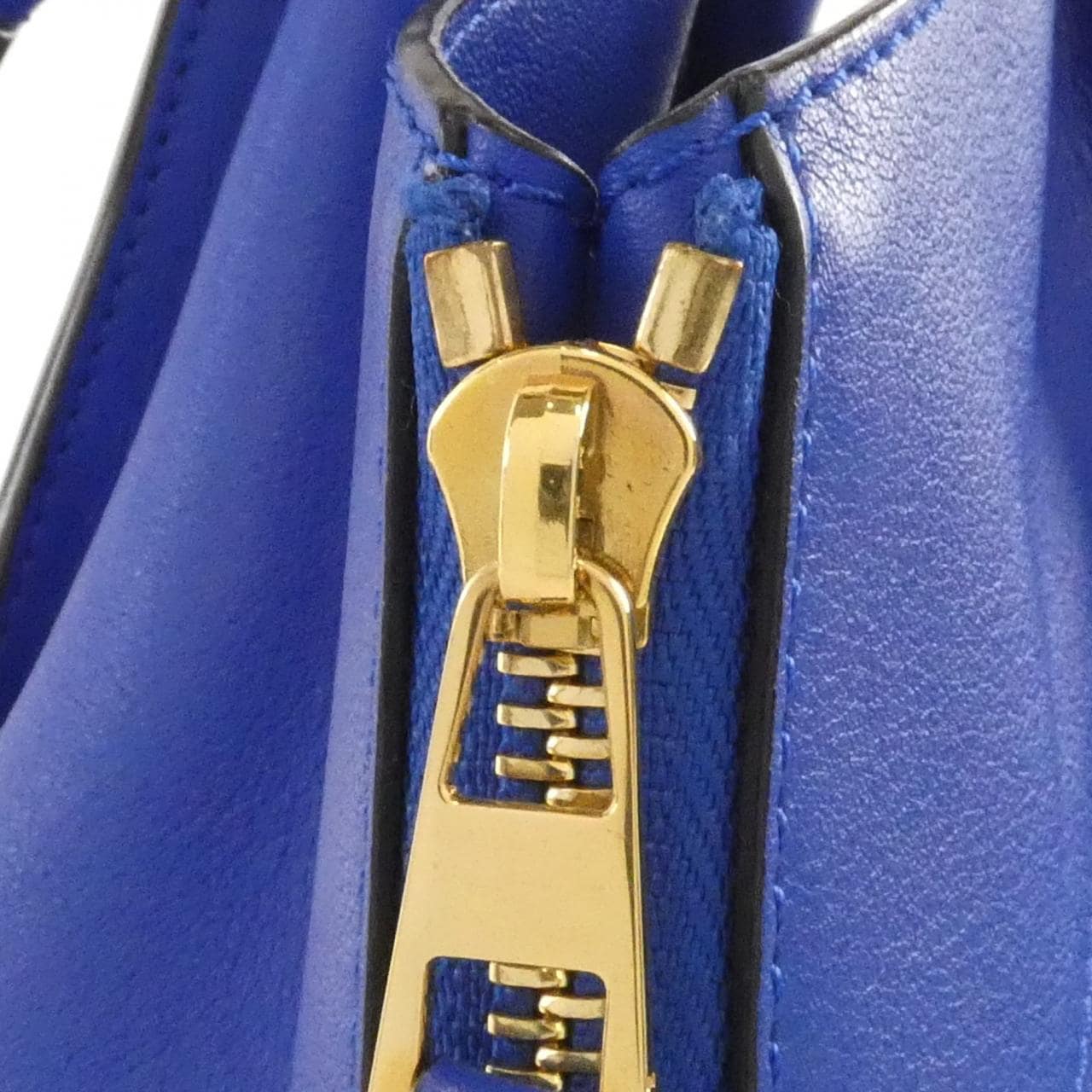 LOEWE Hammock 387 30 N60 Shoulder 5