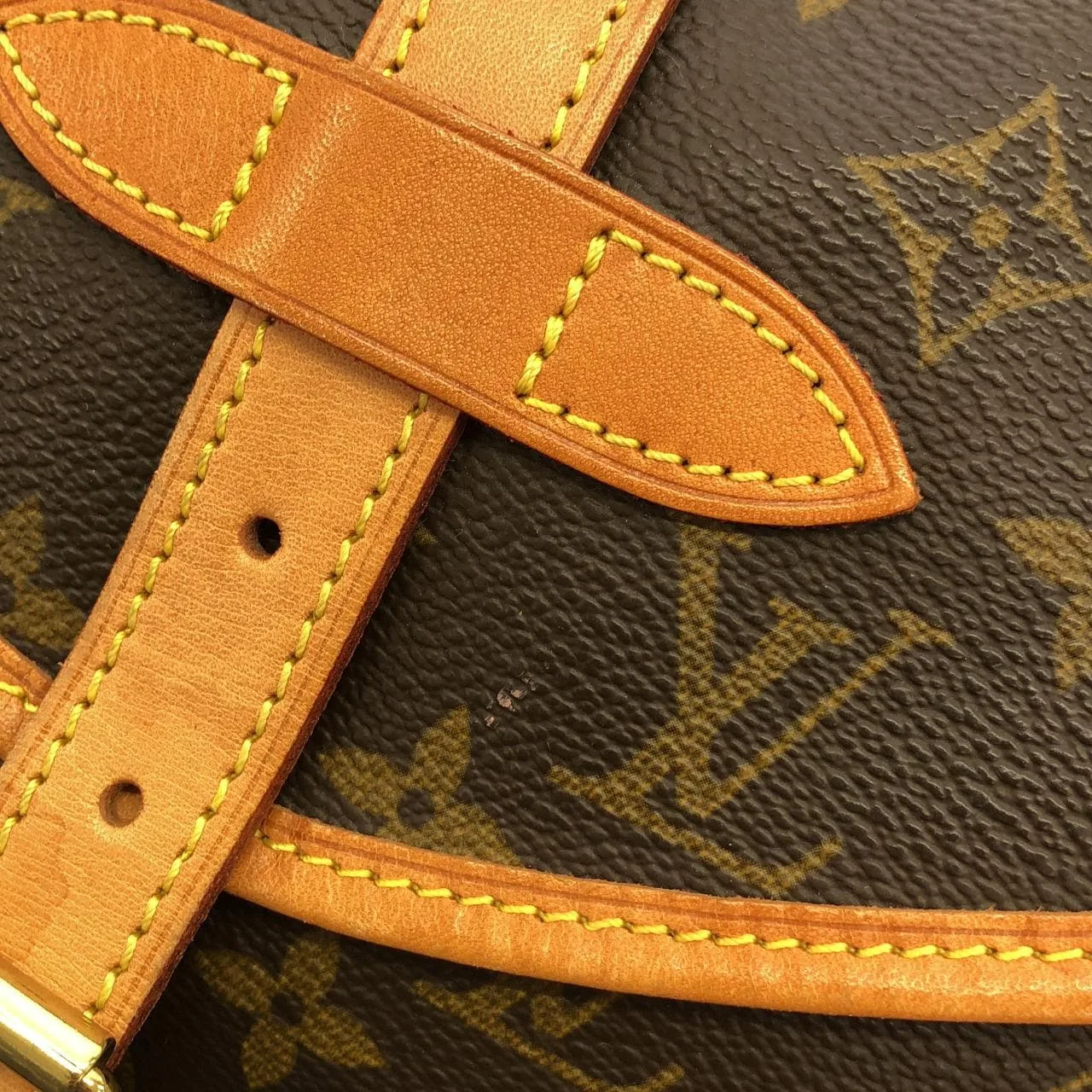 LOUIS VUITTON Saumur M42256 Shoulder Monogram Black Monogram Rank B - Thumbnail 4