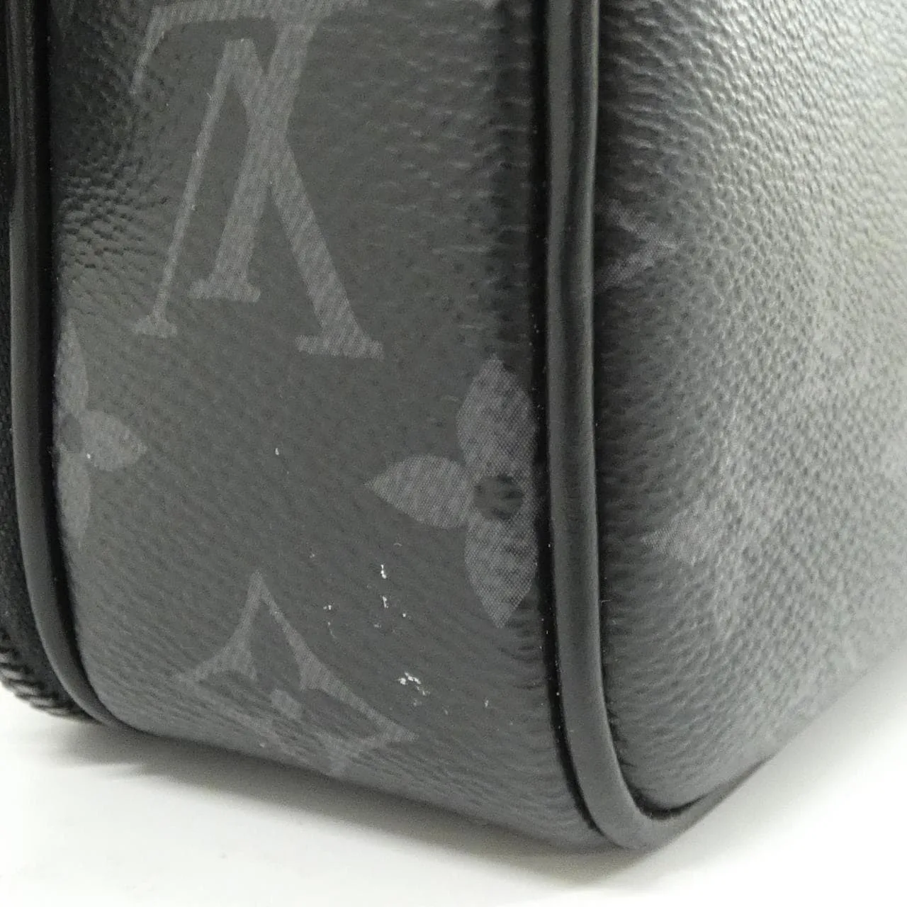 LOUIS VUITTON Eclipse M46955 Shoulder Monogram 4