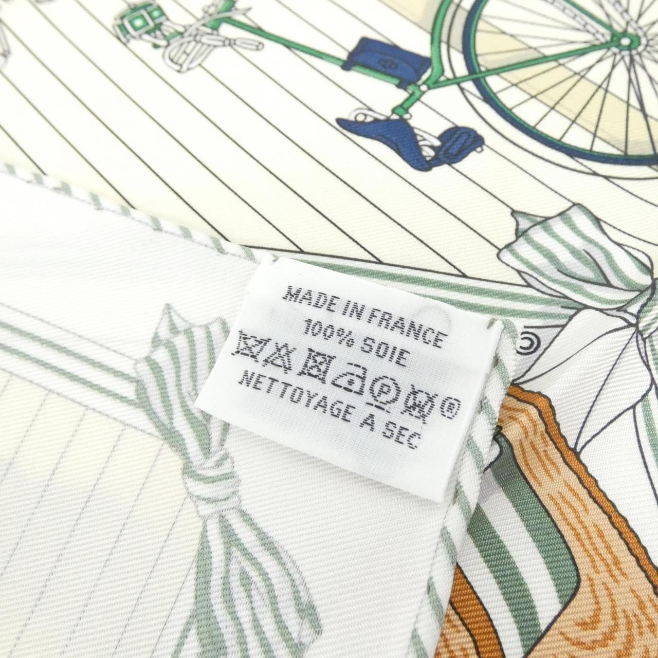 HERMES Scarf 3