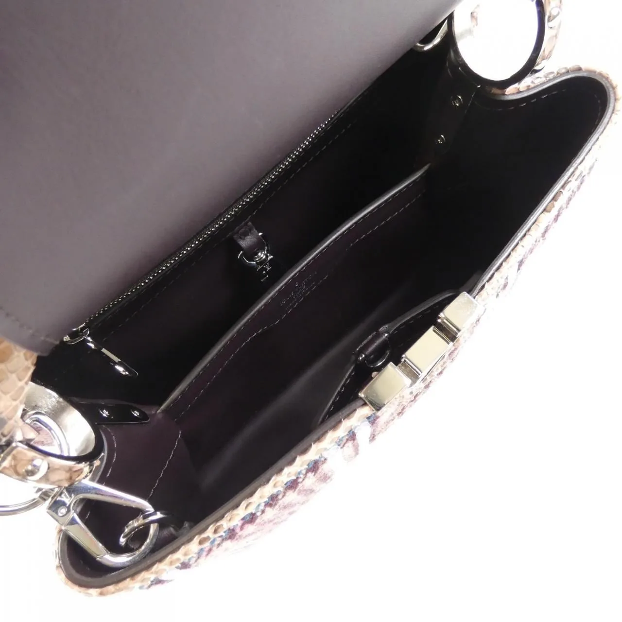 LOUIS VUITTON Capucines Handbag Leather