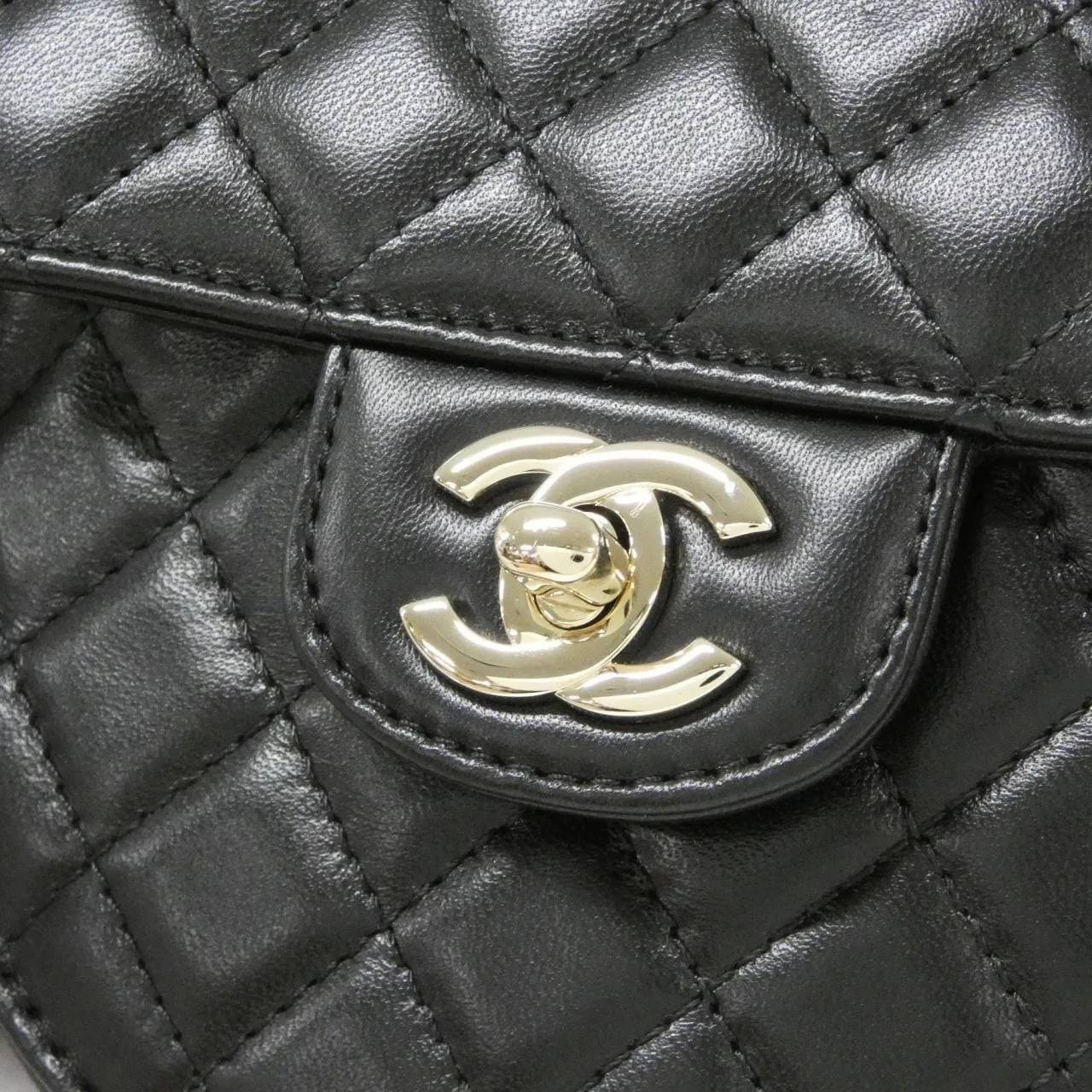 CHANEL AS5764 Shoulder Lambskin 5