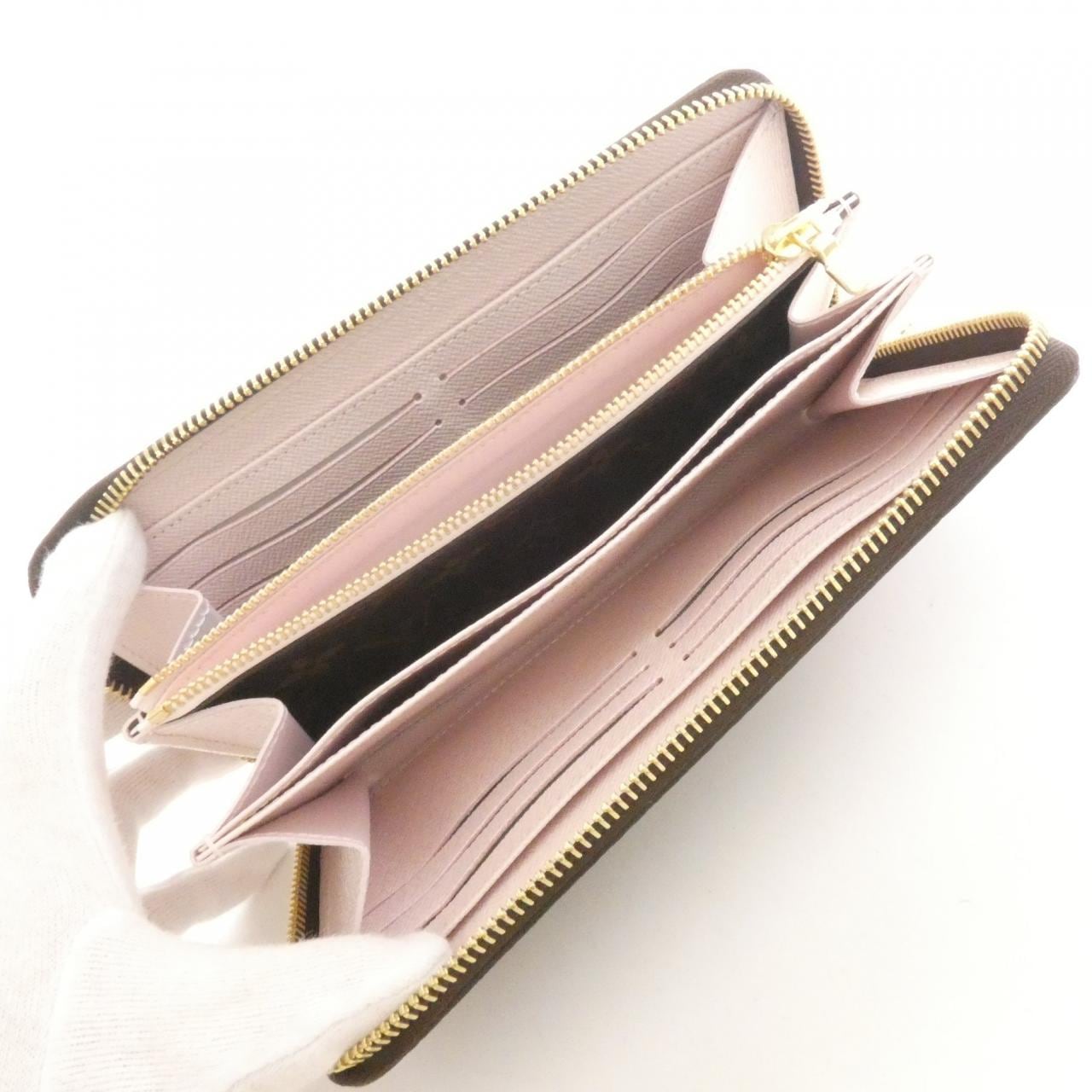 LOUIS VUITTON M26256 Wallet Monogram 5