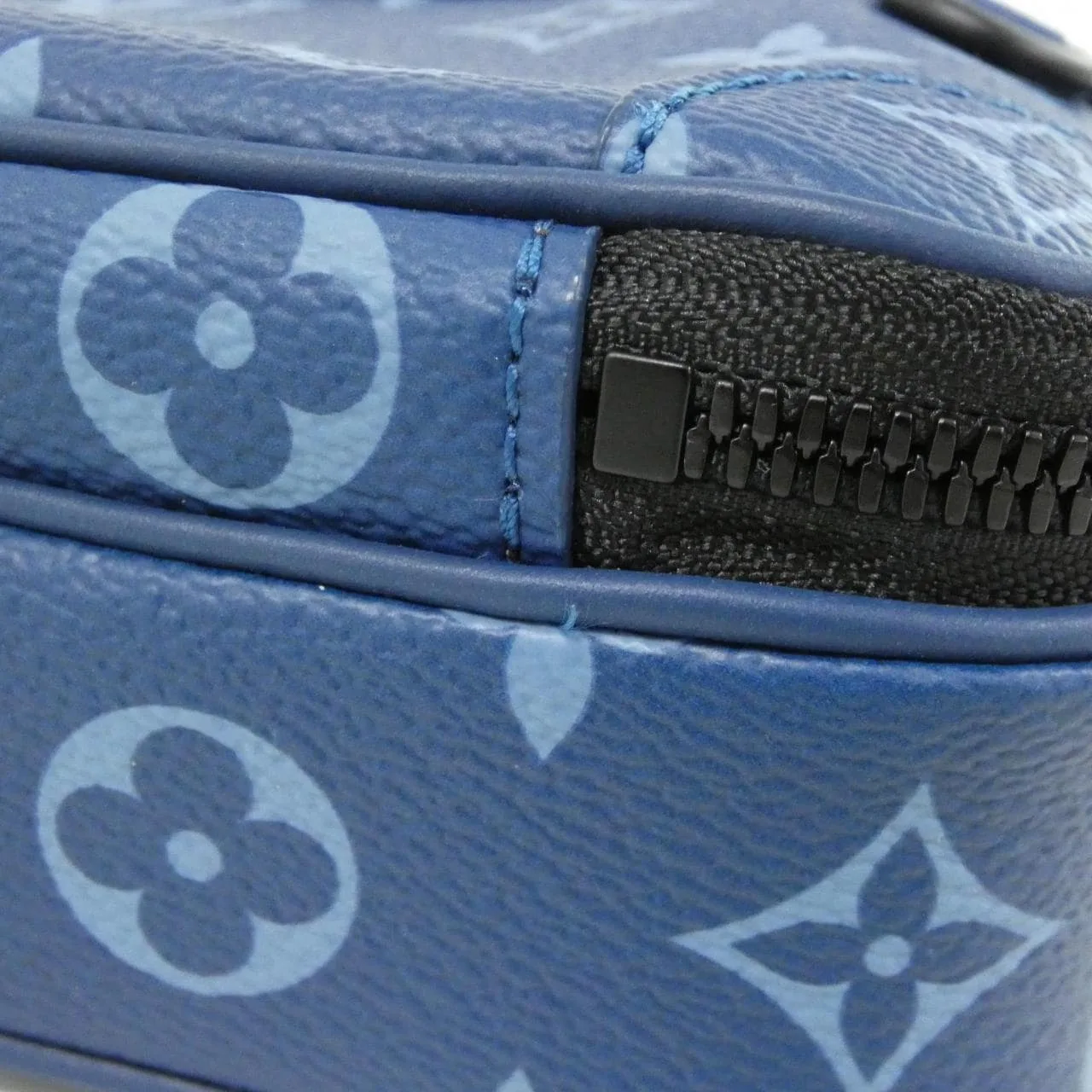LOUIS VUITTON M82801 Shoulder Monogram Blue Monogram Rank A - Thumbnail 4