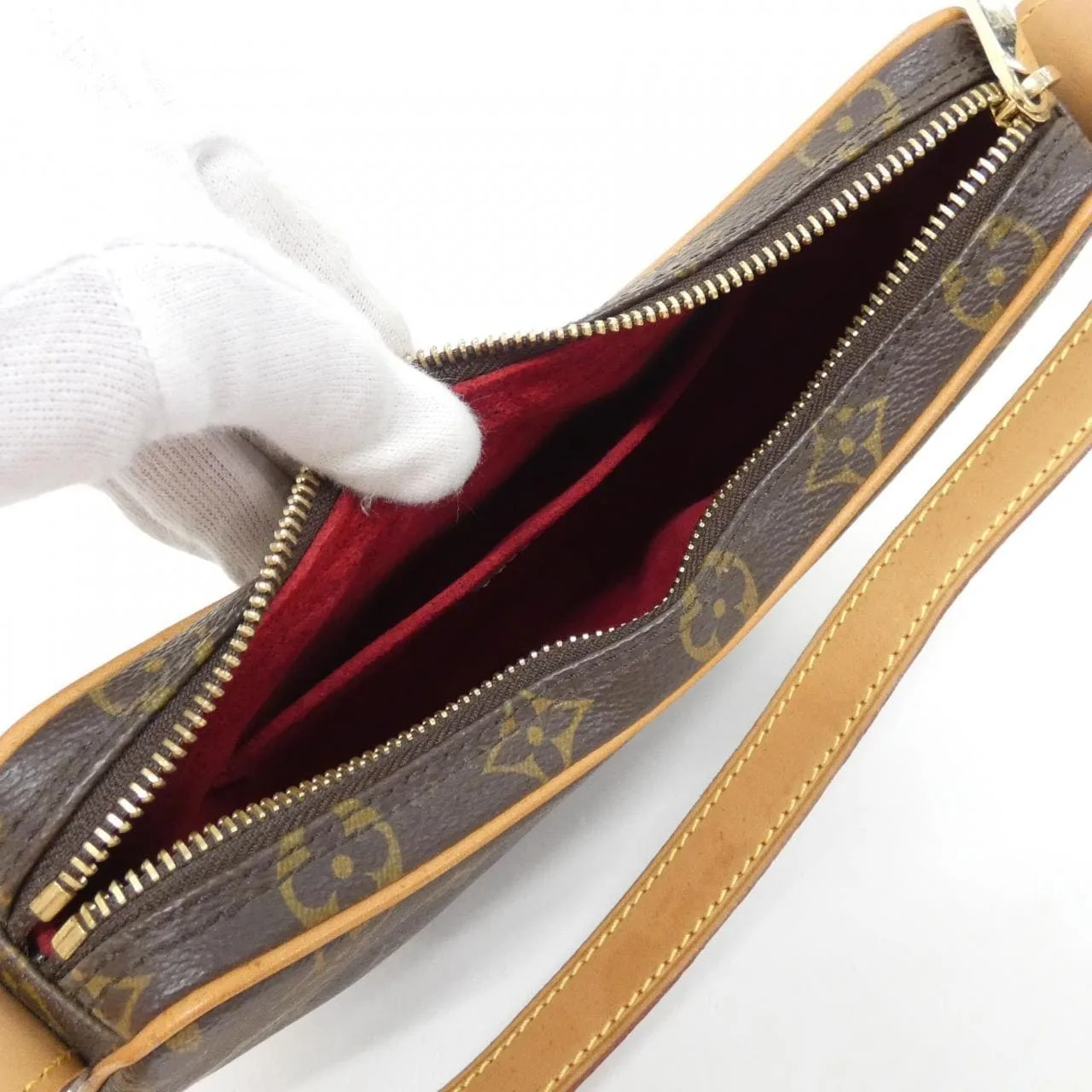 LOUIS VUITTON Pochette M51510 Shoulder Monogram Black Monogram Rank A - Thumbnail 4
