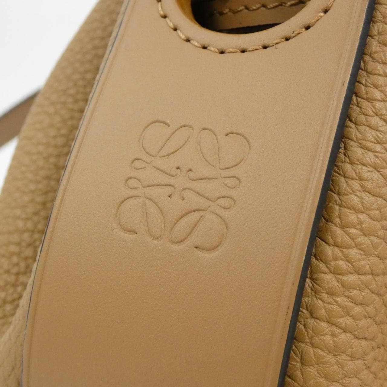 LOEWE Balloon A710C31X33 Shoulder 4