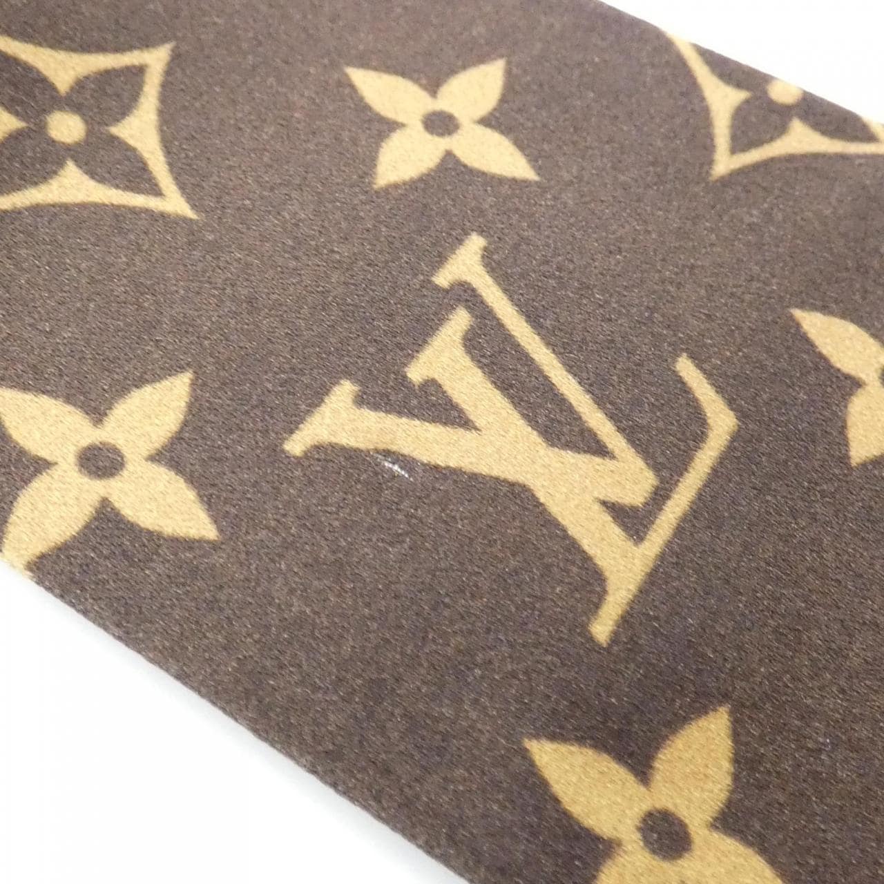 LOUIS VUITTON MP2592 Scarf 4