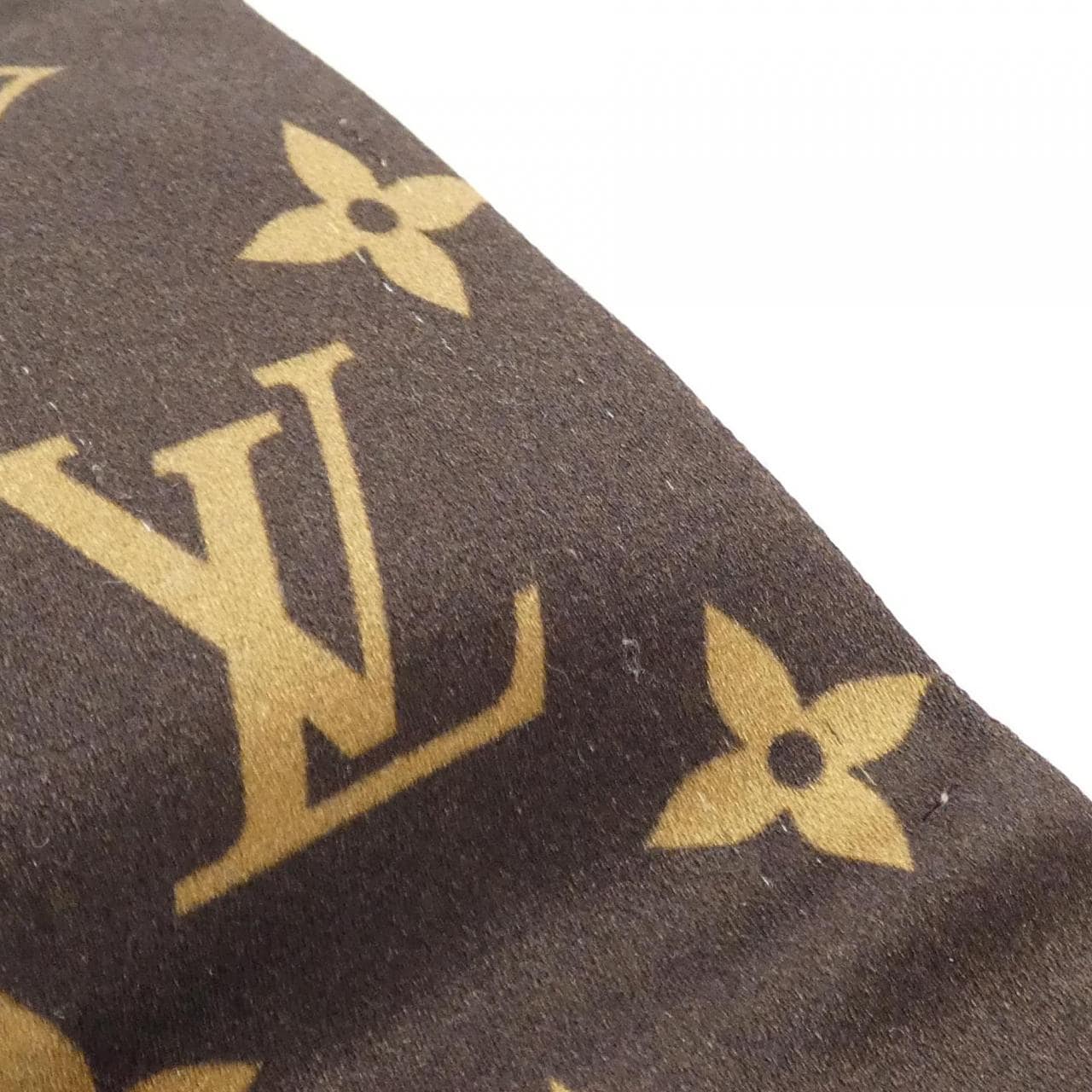 LOUIS VUITTON MP2592 Scarf 5