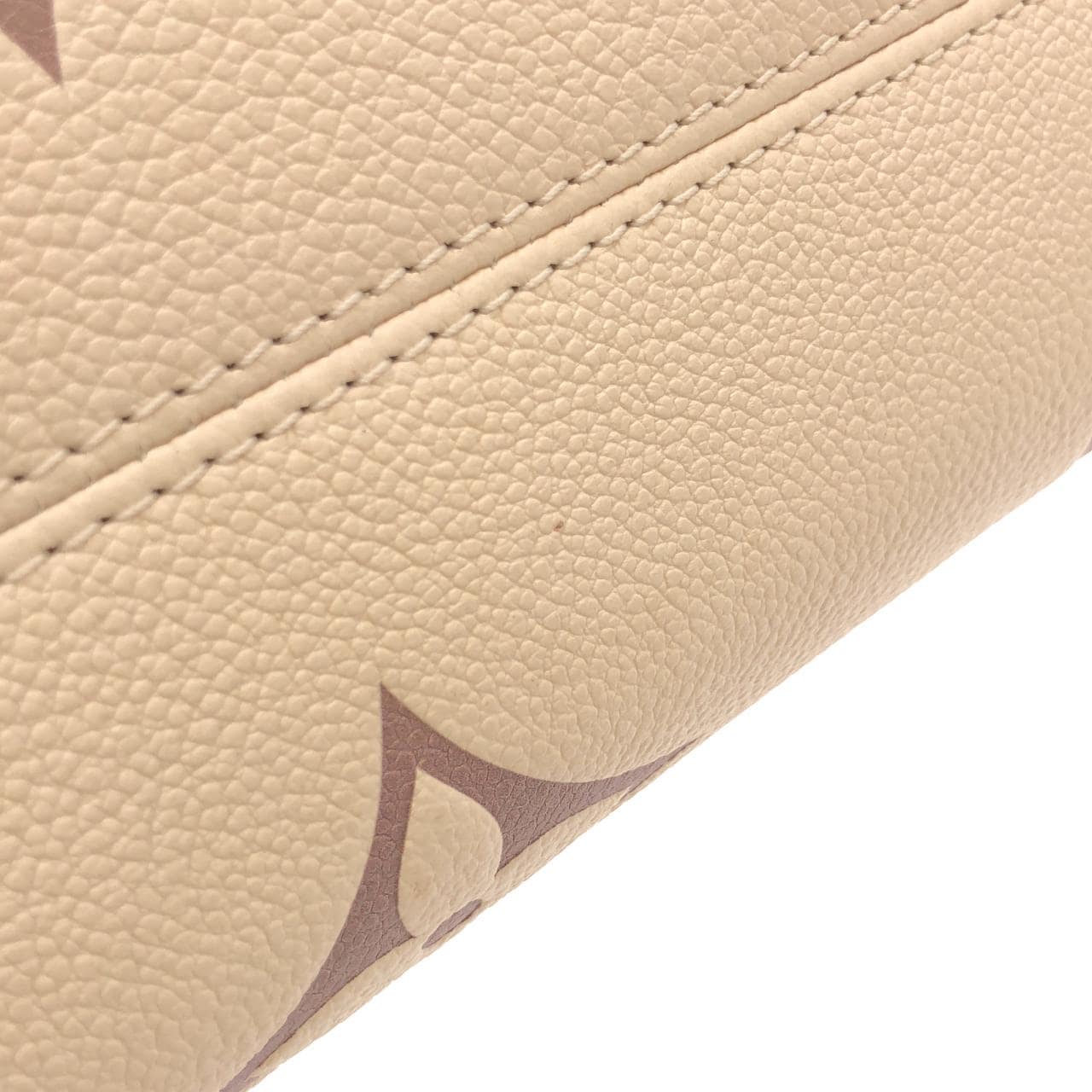 LOUIS VUITTON OnTheGo M45654 Handbag Monogram 3
