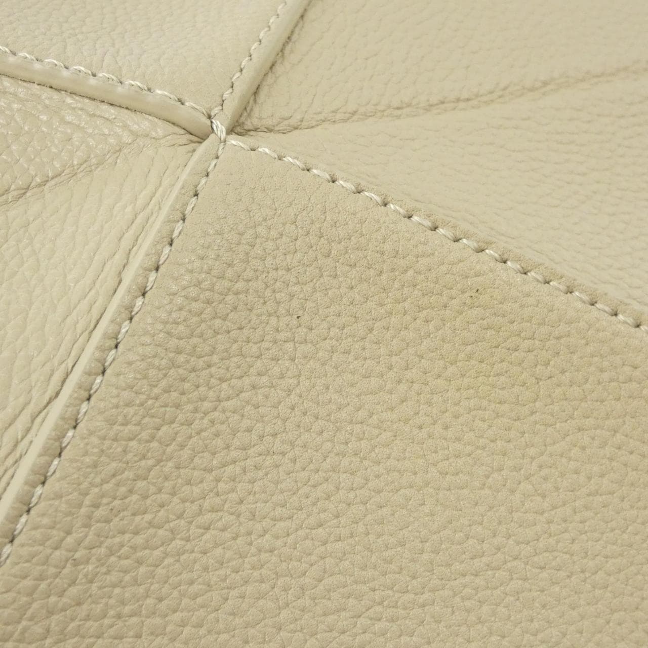 LOEWE A779PEWX04 Handbag 5