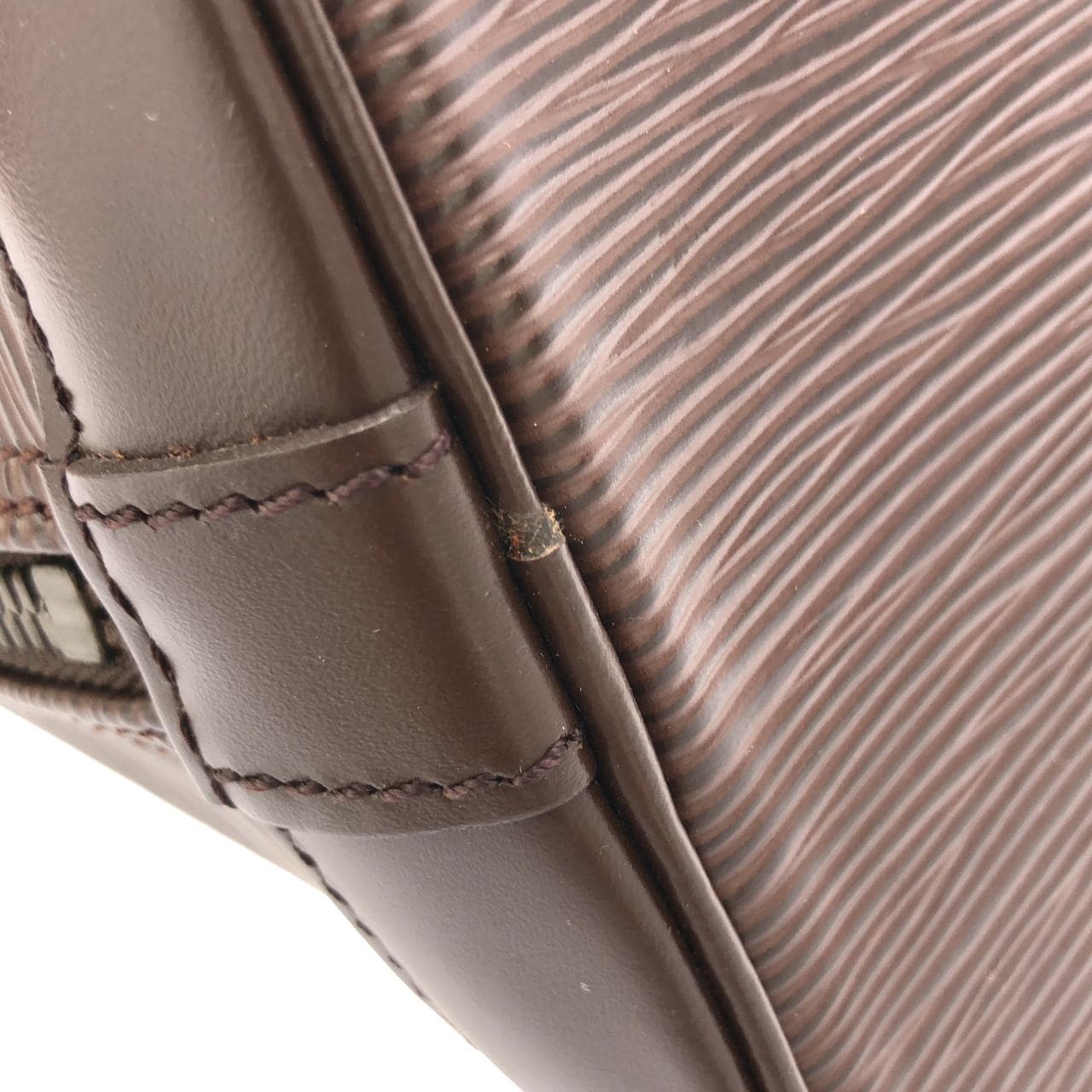 LOUIS VUITTON Alma M5280D Handbag Epi 3