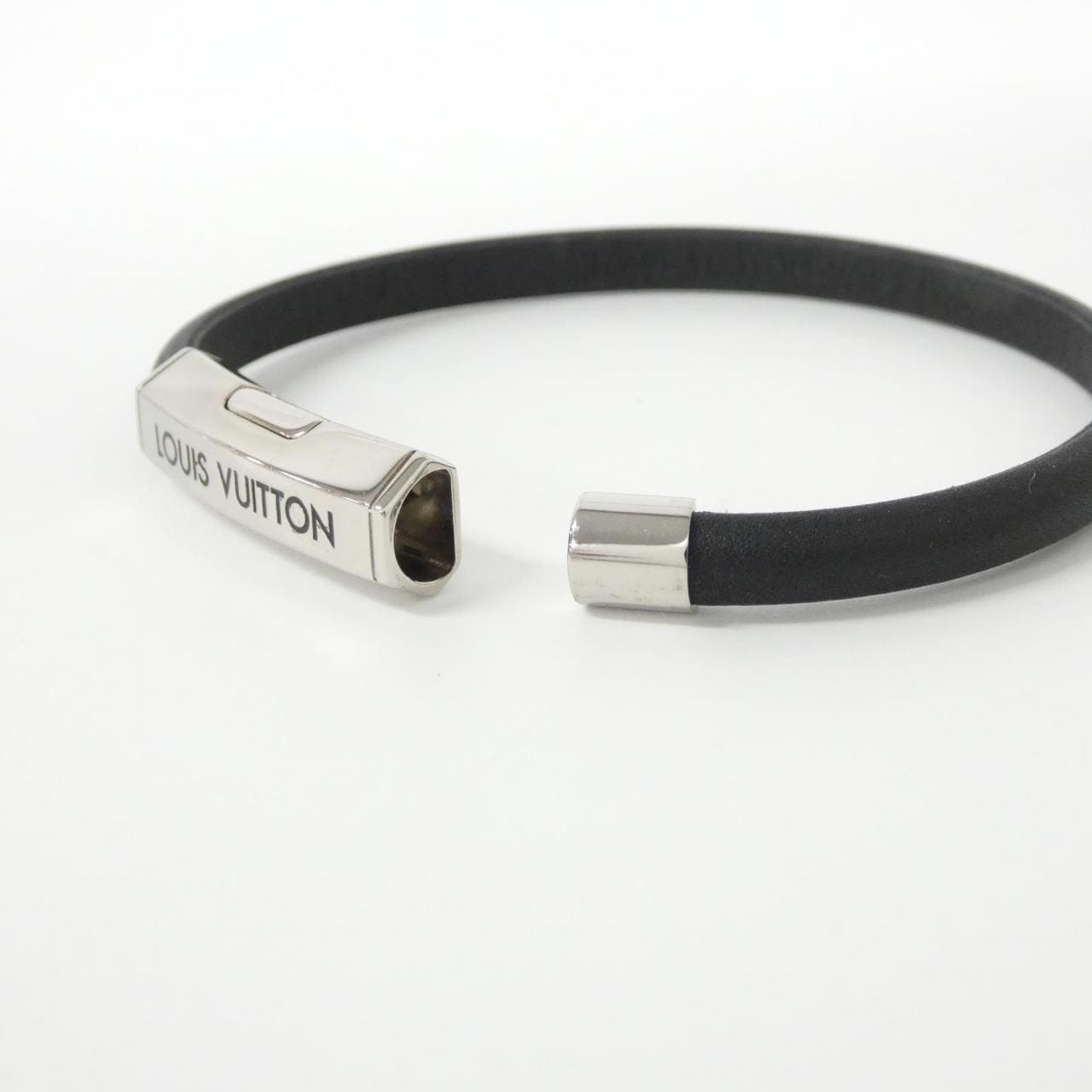 LOUIS VUITTON M8119D Accessories 3
