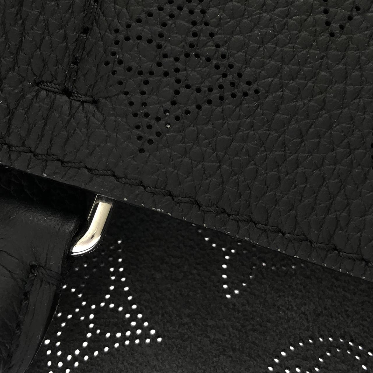 LOUIS VUITTON Mahina M59200 Tote 5