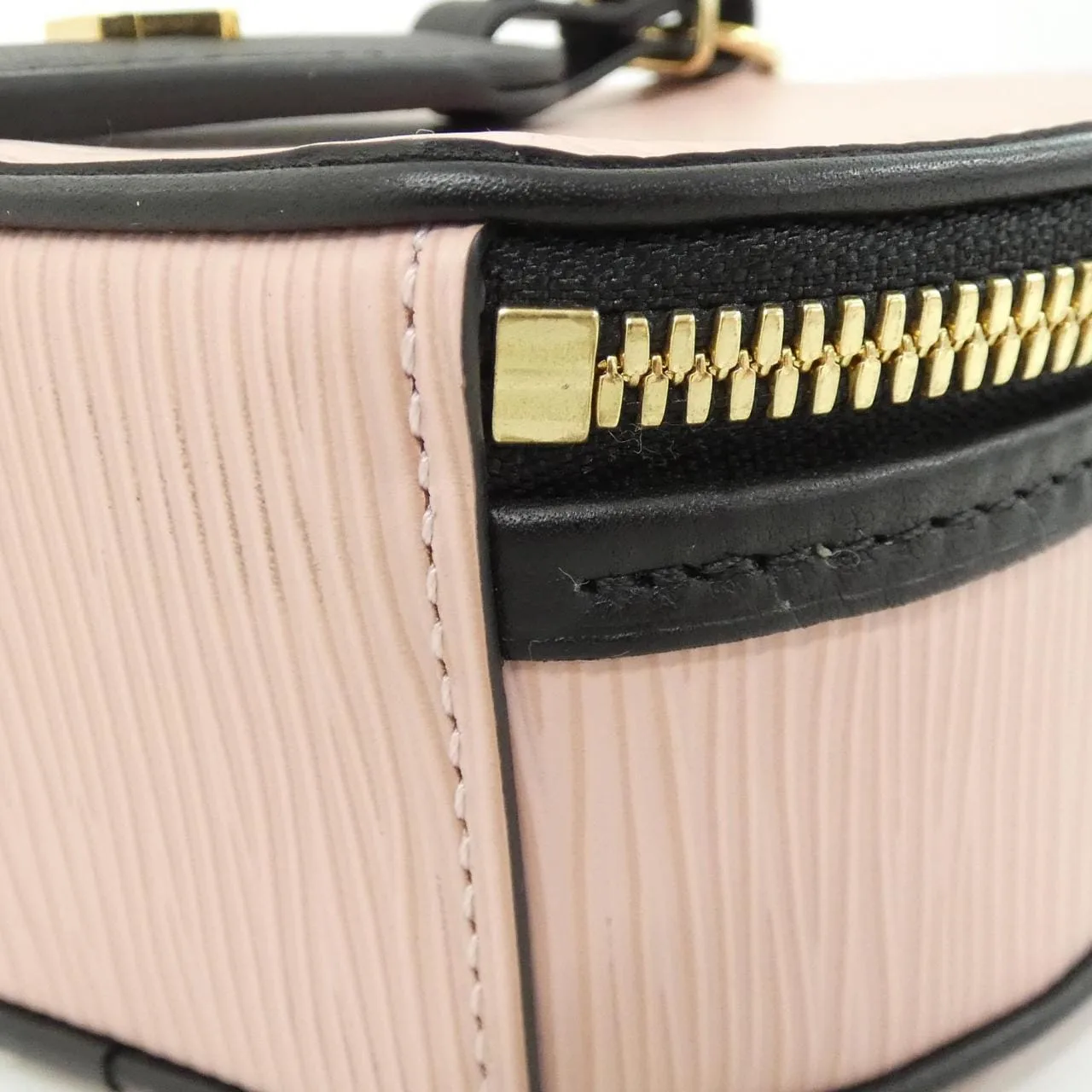 LOUIS VUITTON R96000 肩背包 Epi 3