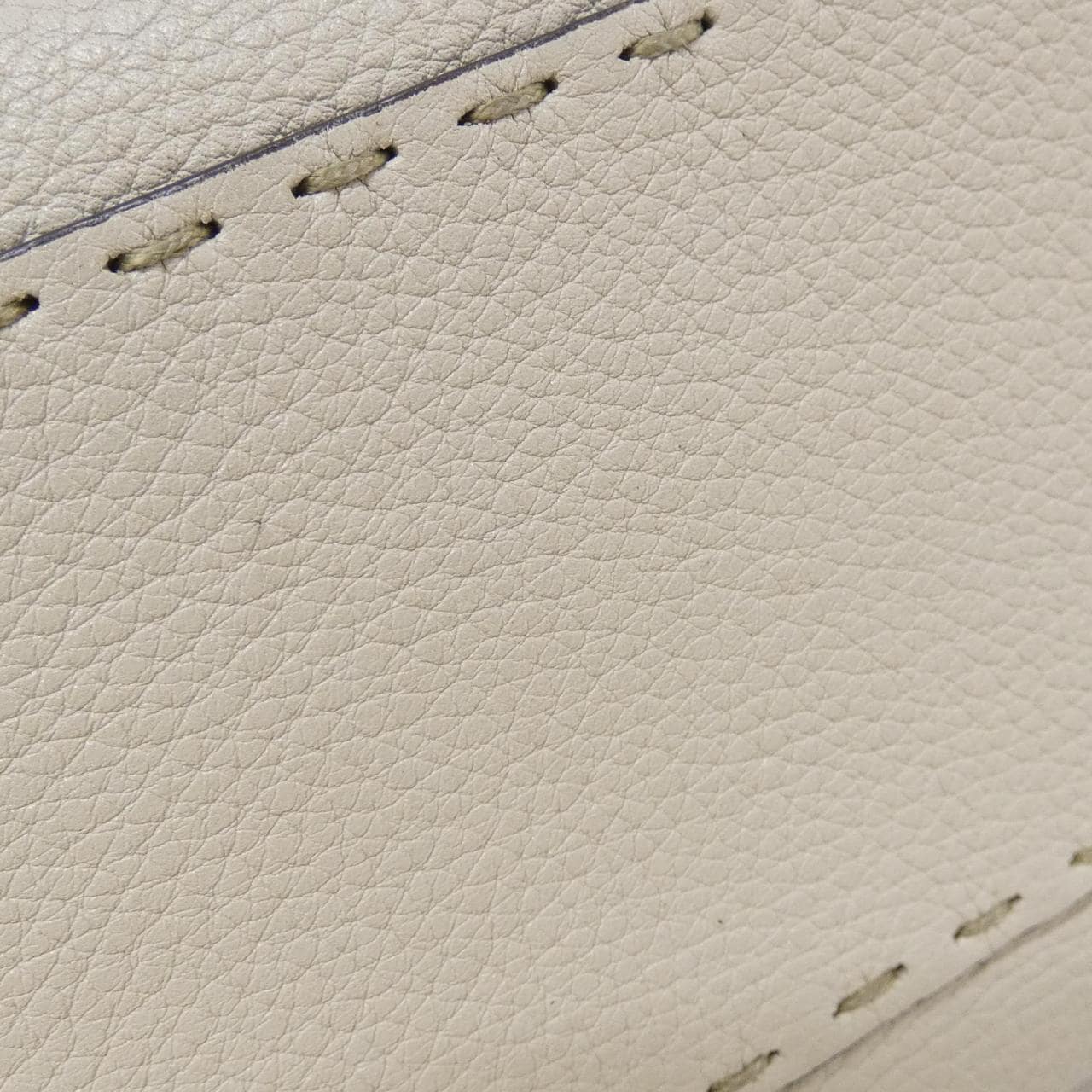 FENDI Peekaboo 8BN302 A7TV Handbag 3