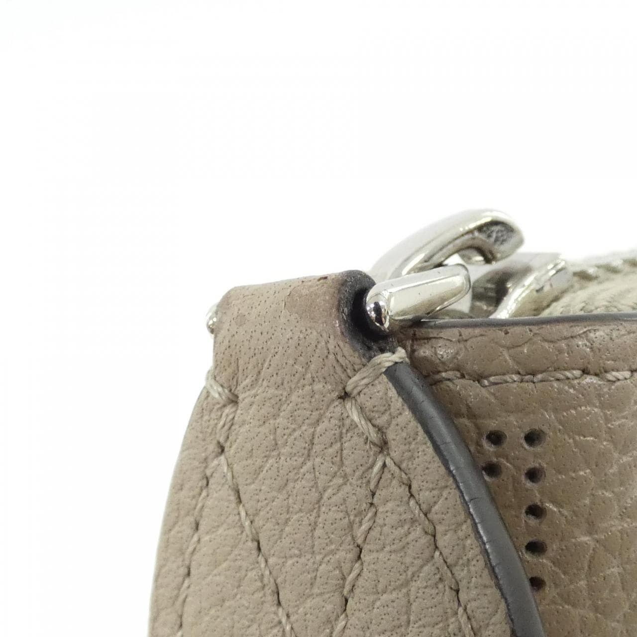 LOUIS VUITTON Mahina M69821 Wallet 3