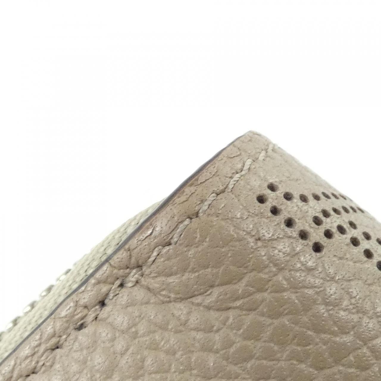 LOUIS VUITTON Mahina M69821 Wallet 4