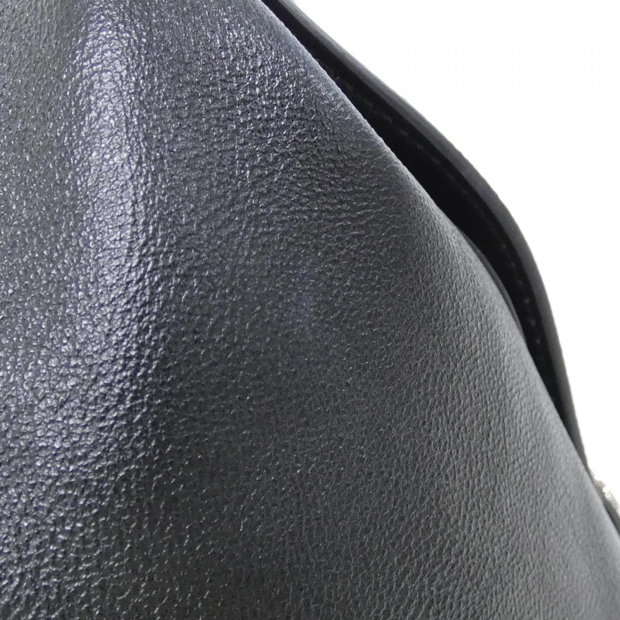 LOUIS VUITTON M13105 Handbag 4