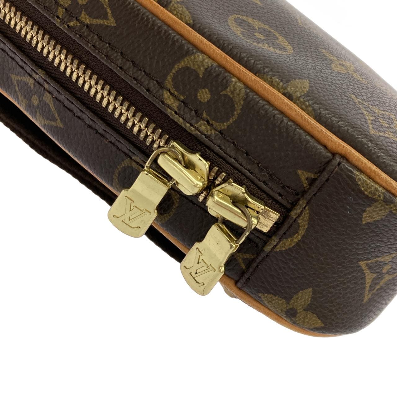 LOUIS VUITTON Pochette M51870 Shoulder Monogram 4