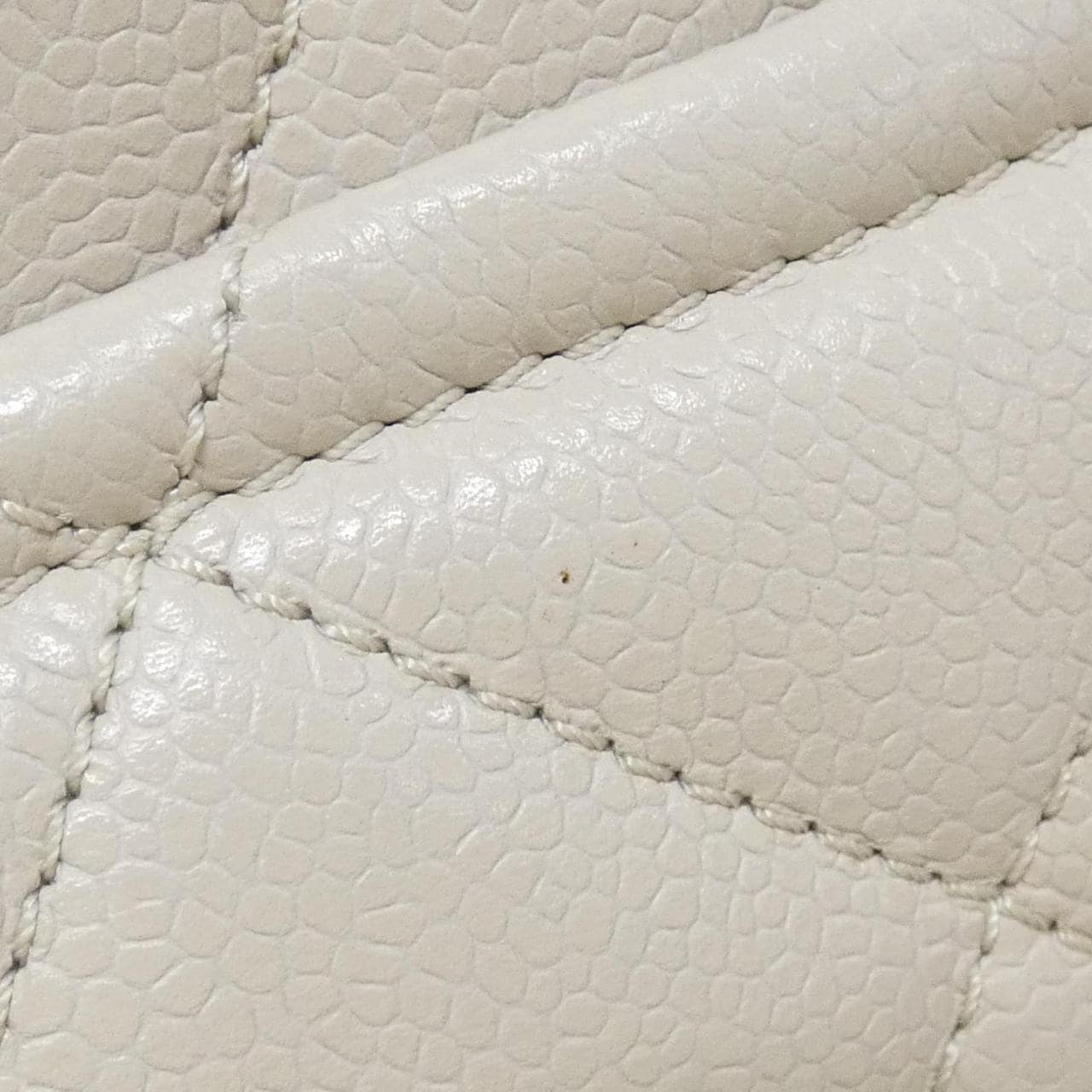 CHANEL 67294 肩背包 魚子醬皮 5