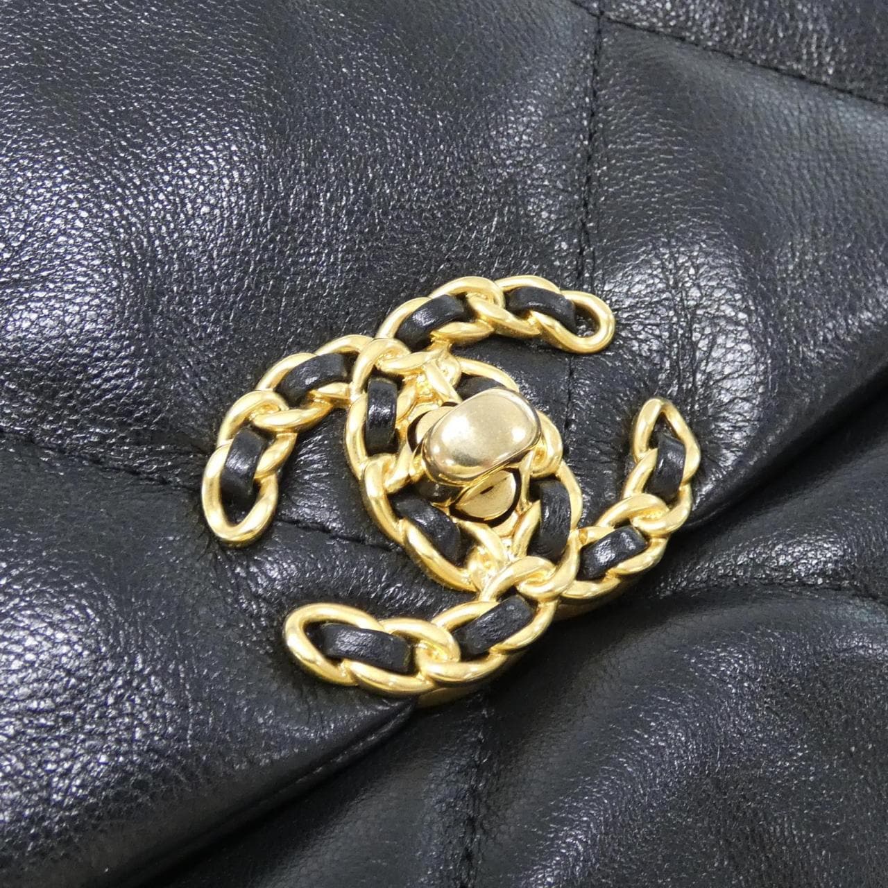 CHANEL Chanel 19 AS1160 肩背包 4