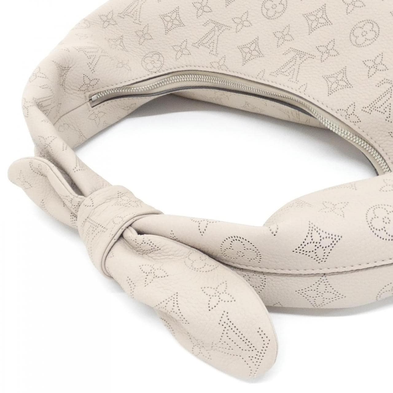 LOUIS VUITTON Mahina M20787 Shoulder 3