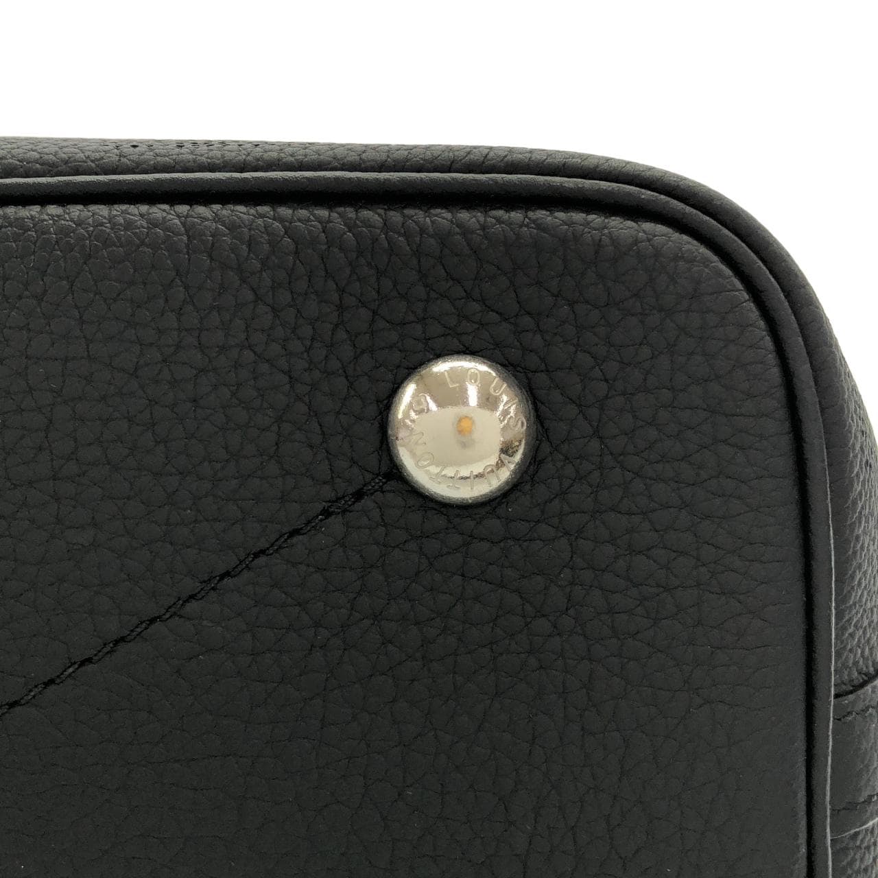 LOUIS VUITTON Mahina M21848 Handbag 4