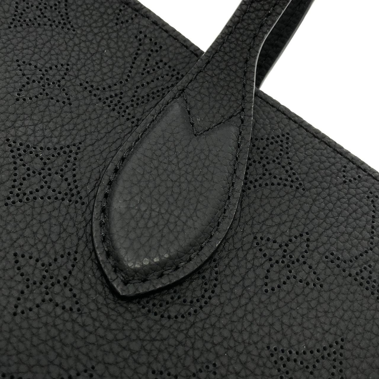 LOUIS VUITTON Mahina M21848 Handbag 5